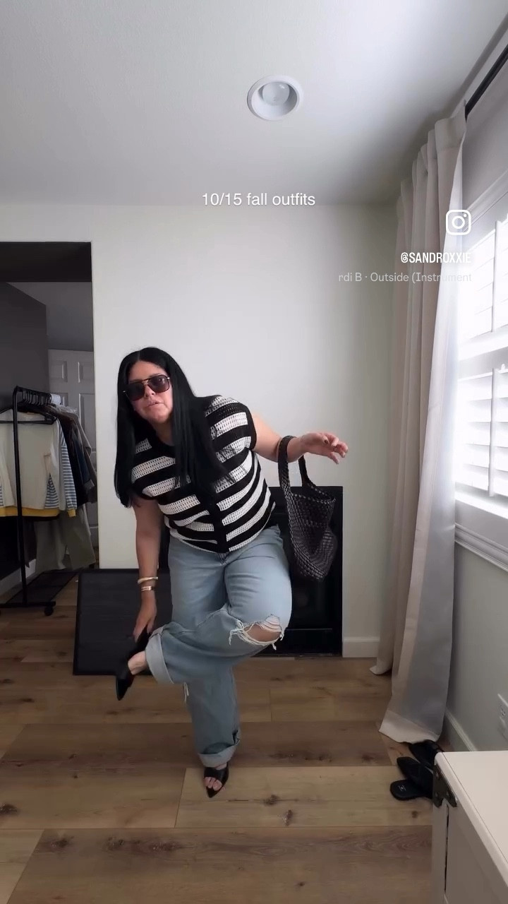 10/15 fall outfits (as a mom of 4) 


loving stripes for fall 🖤 I’m wearing a large in the top. If you are in between sizes, size down. 

#LTKFallSale #LTKStyleTip #LTKItBag