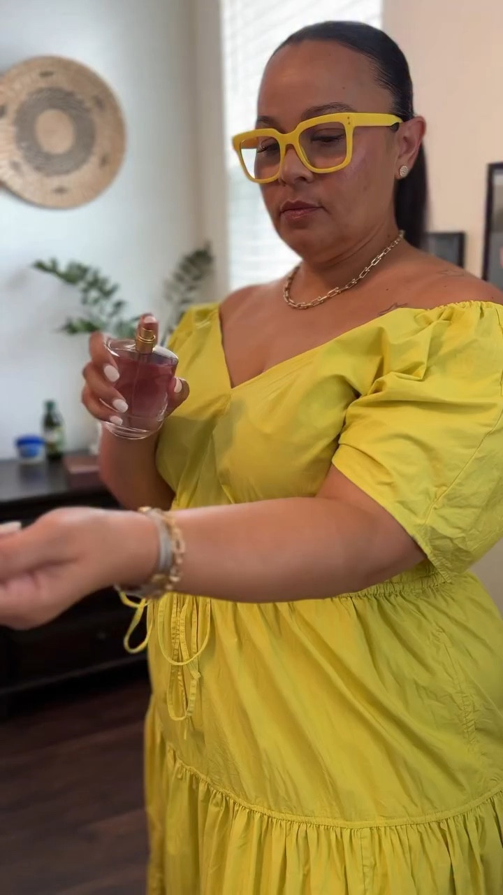 A scent can completely shift your mood ✨ The new Eternal Aura fragrance from @elizabetharden just dropped at @macys and it’s giving confident, elevated, ready-for-anything energy.

Notes of pink pepper, magnolia, and sandalwood — this is the one you reach for when you want to feel put together without trying too hard. 

Comment Shop and I’ll send you link or in stores now at Macy’s 💫

#ElizabethArdenPartner #macyspartner #macysstylecrew #fragrancecollection #mothersdaygiftidea

#LTKOver40 #LTKBeauty #LTKMothersDay