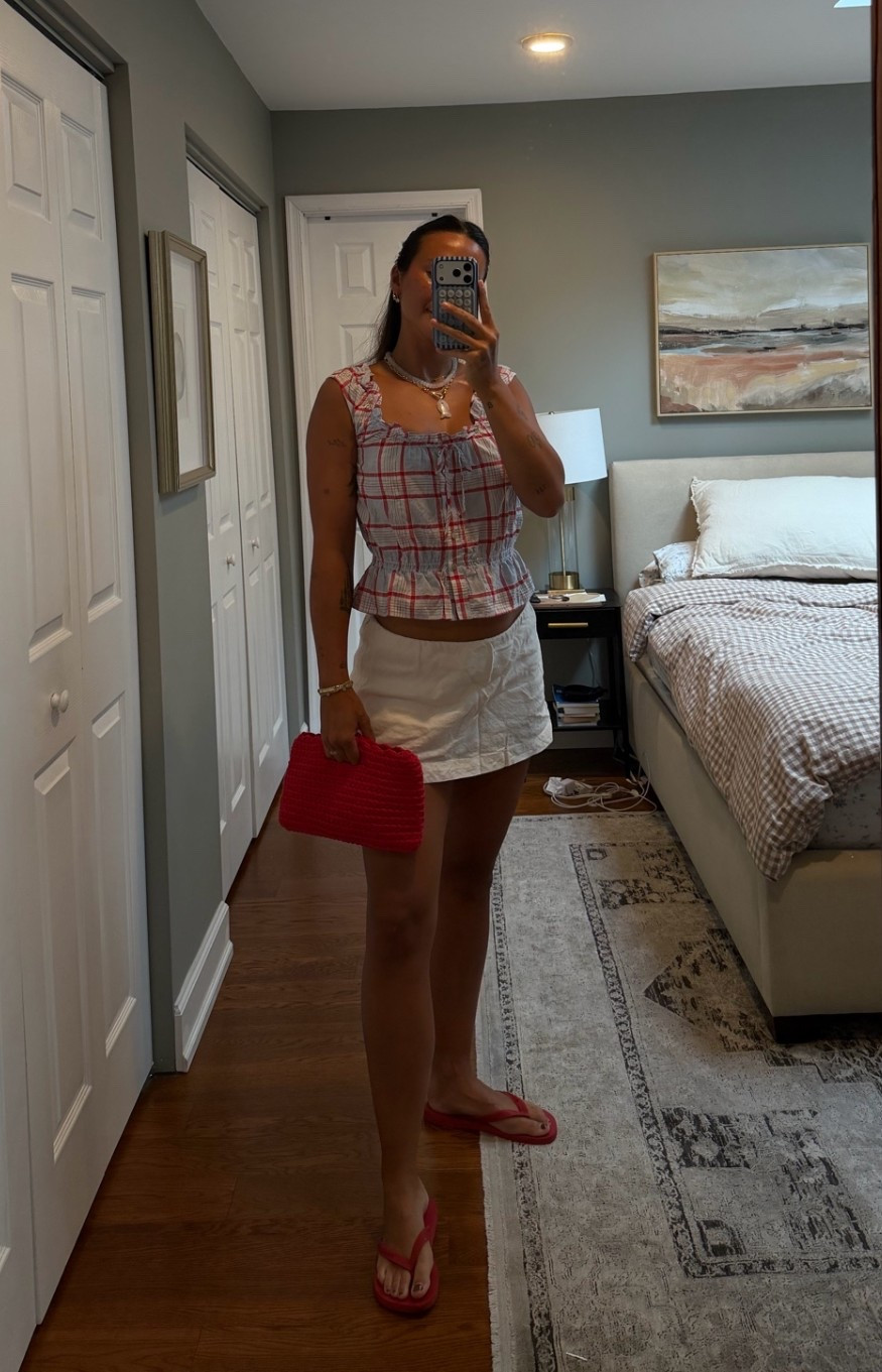 Summer staples with a new Target Top!

#LTKootd #LTKmomlife #LTKTall