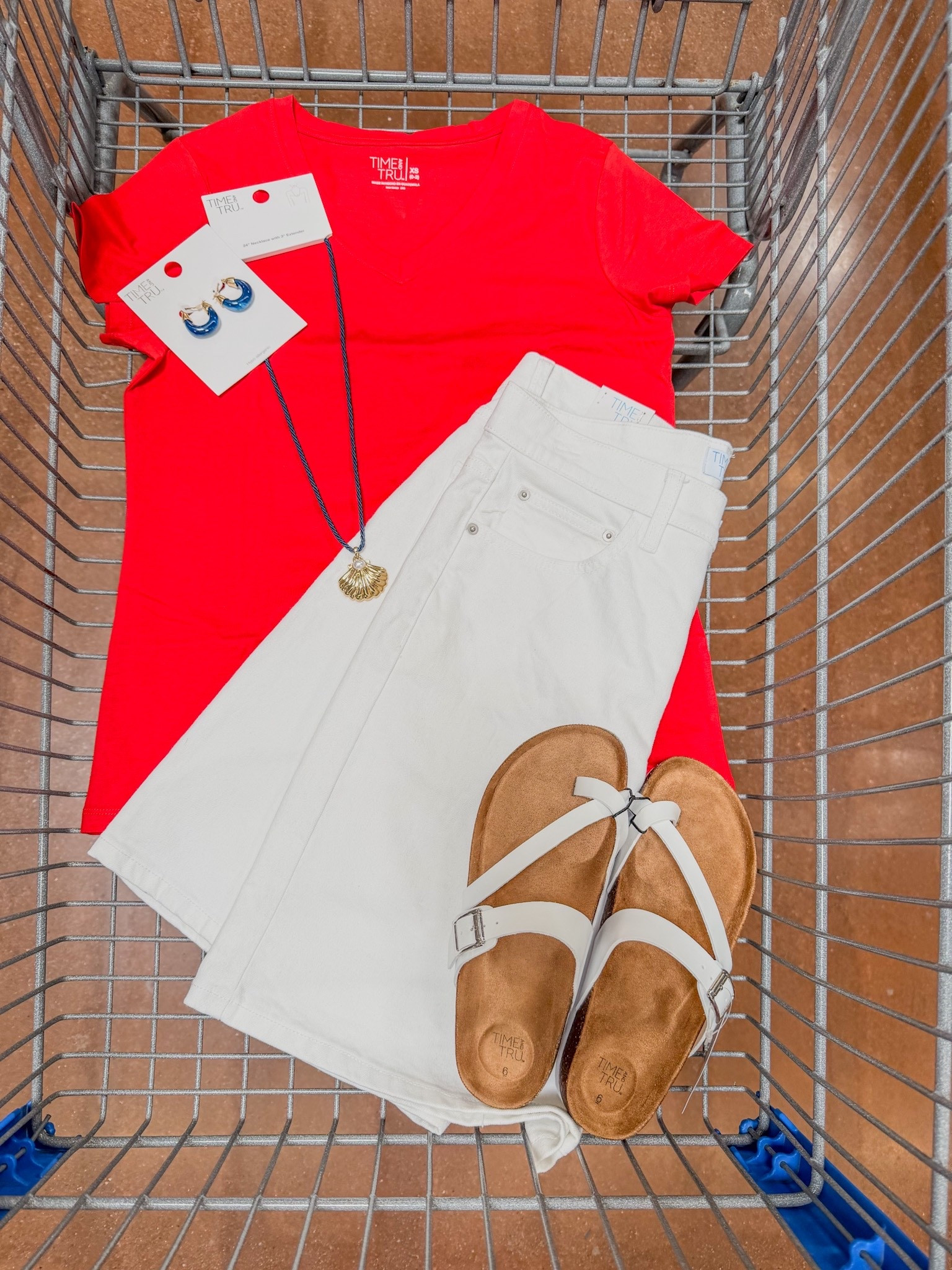 Such a classic Americana summer look ❤️🤍 Perfect for Memorial Day, Fourth of July, summer BBQs, or lake days. Love how easy these pieces are to mix and match while still looking so put together.

#LTKgrwm #LTKootd #LTKSeasonal