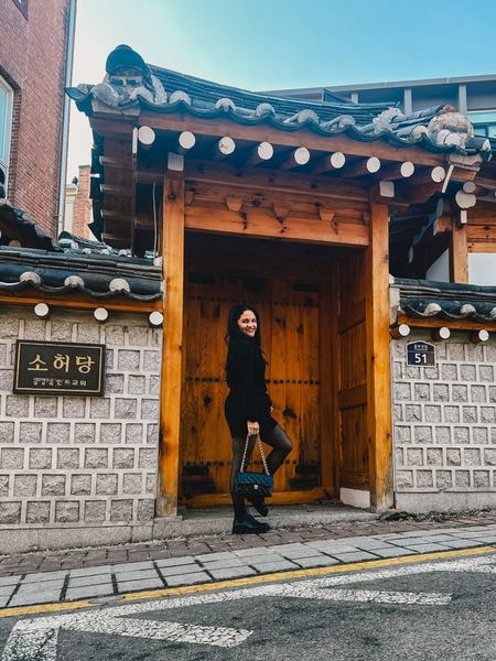 Happy Lunar New Year 🧧🐉🐲 

One of the best parts of living in Asia : experiencing ALL the things ❤️

📍: Bukchon Hanock Village


Sweater dress . Fleece lined tights . Boots . Chanel. Black. 

#LTKAsia #LTKMostLoved #LTKworkwear