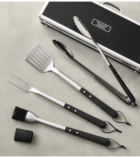 Williams -Sonoma sale alert! I use the grilling set whenever I cook outside and it’s terrific! Plus there more great items for summer entertaining. 🍔🌭🍹
