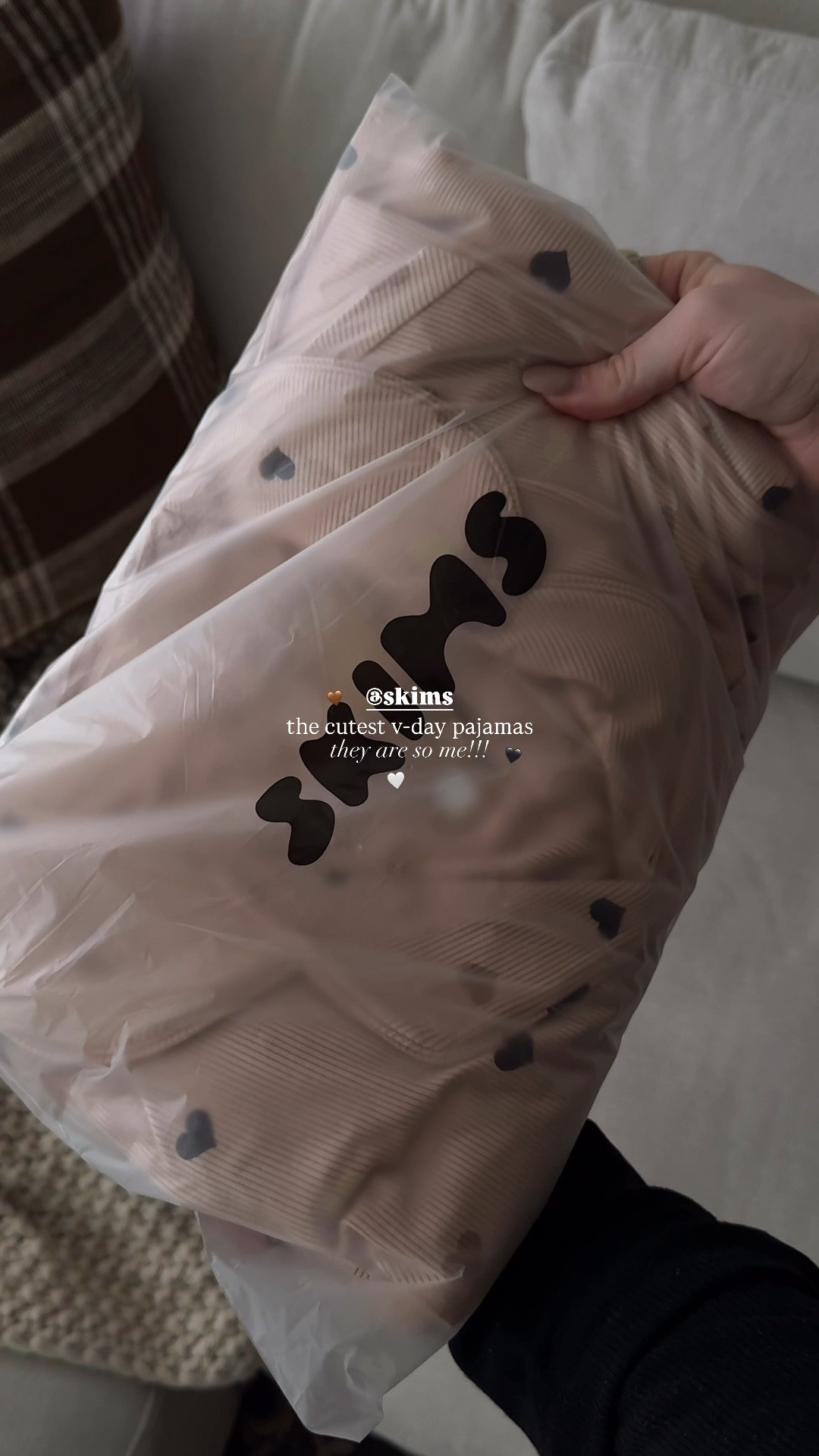 The cutest neutral v-day pajamas from Skims - SO obsessed!!🤎🤍🖤

#LTKootd #LTKValentine #LTKselfcare