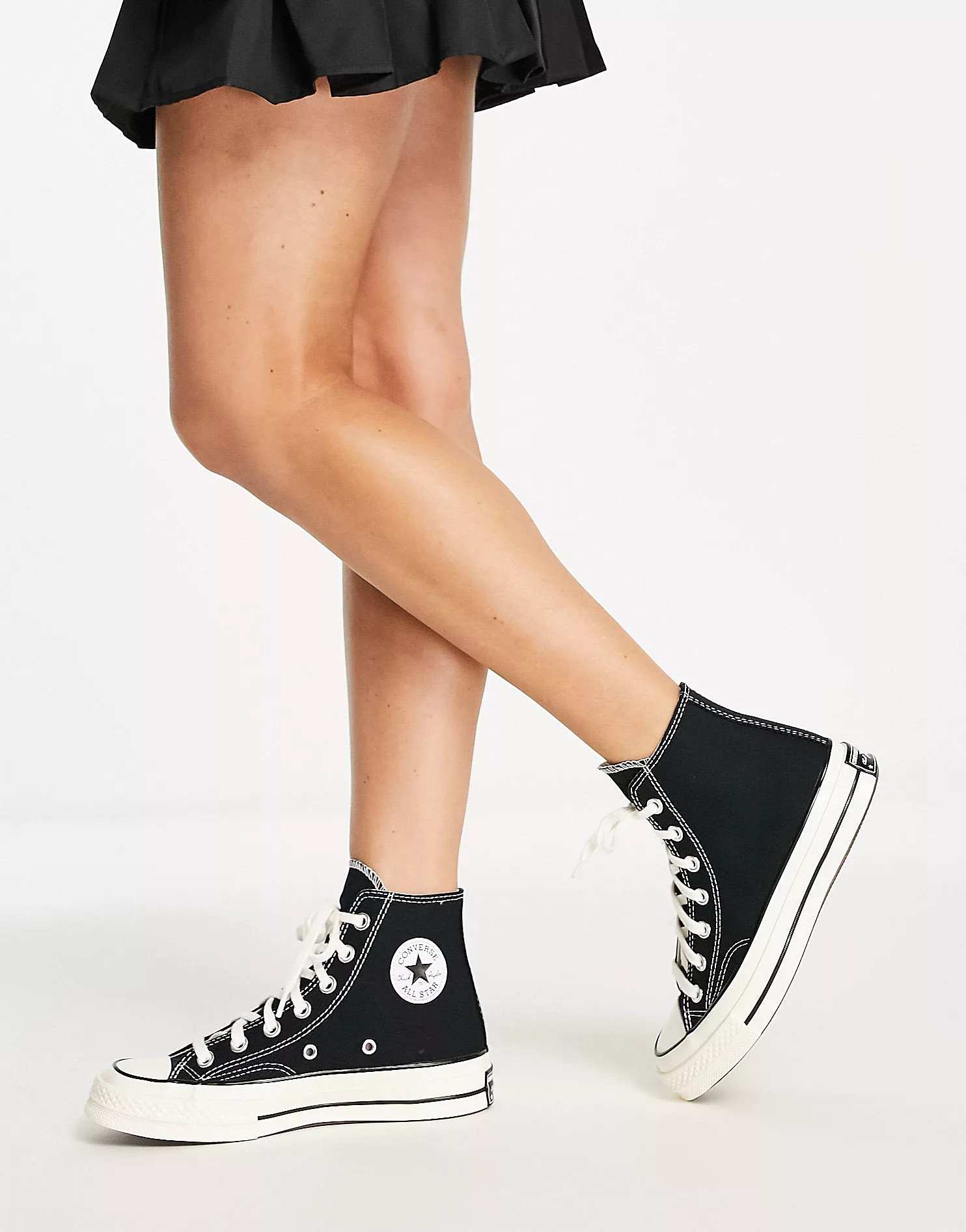 Converse Chuck 70 Hi unisex sneakers in black | ASOS (Global)