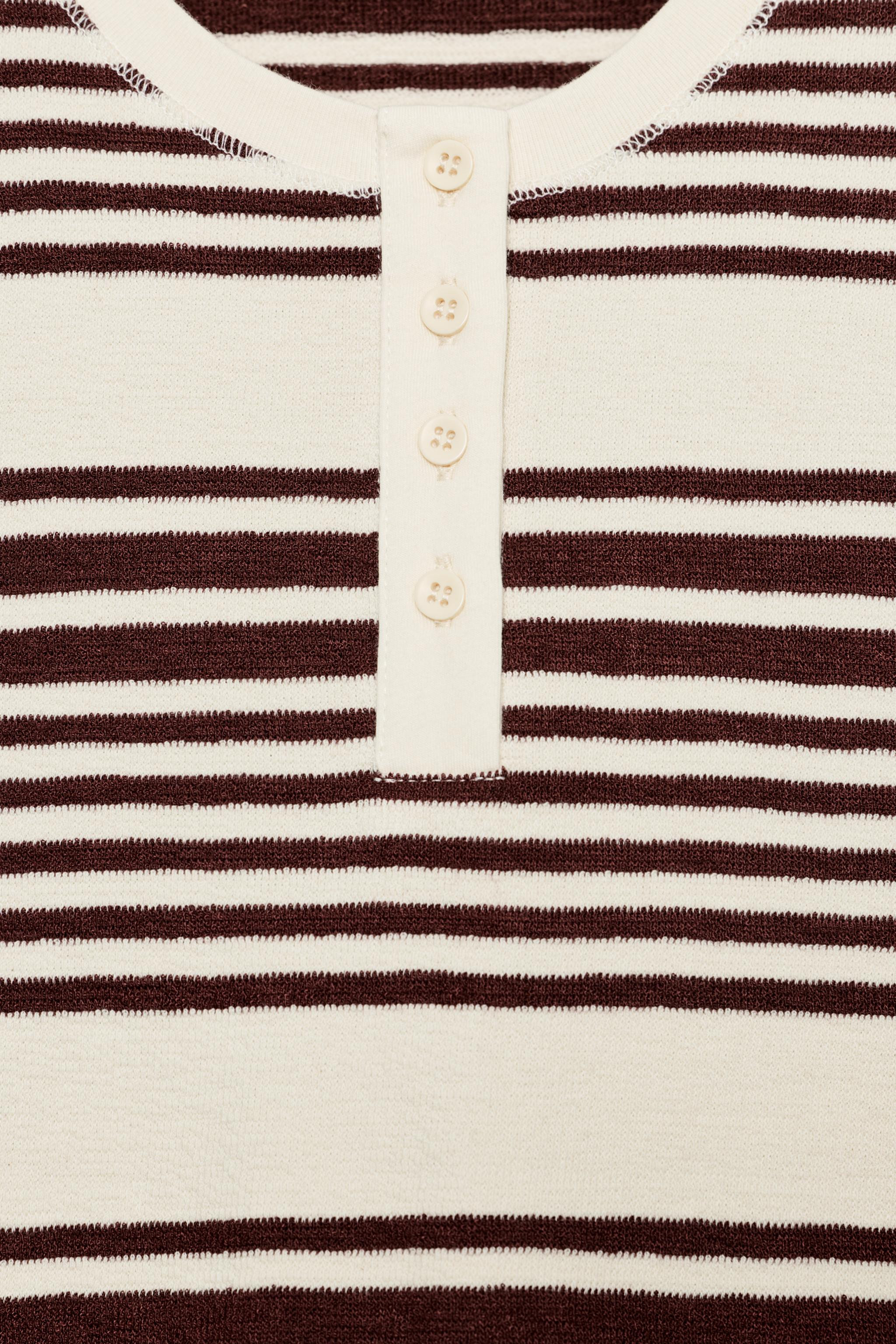 SLIM FIT - ROUND NECK - REGULAR LENGTH - SHORT SLEEVET-shirt made from cotton blend yarn. Henley ... | Zara UK