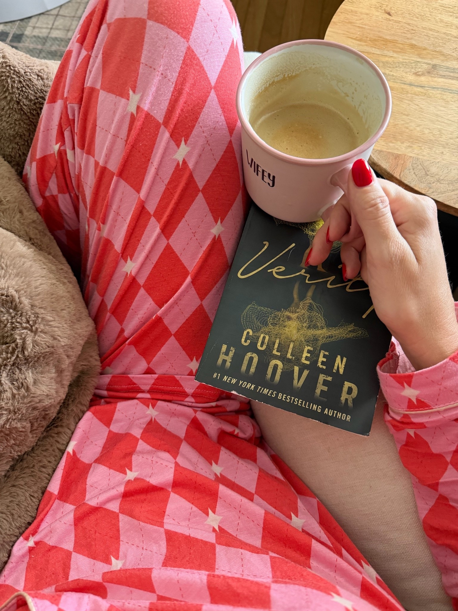 Morning vibes- cute pjs, hot vanilla latte and a great book 🫶🏼📚

#LTKmomlife #LTKmorningroutine #LTKselfcare