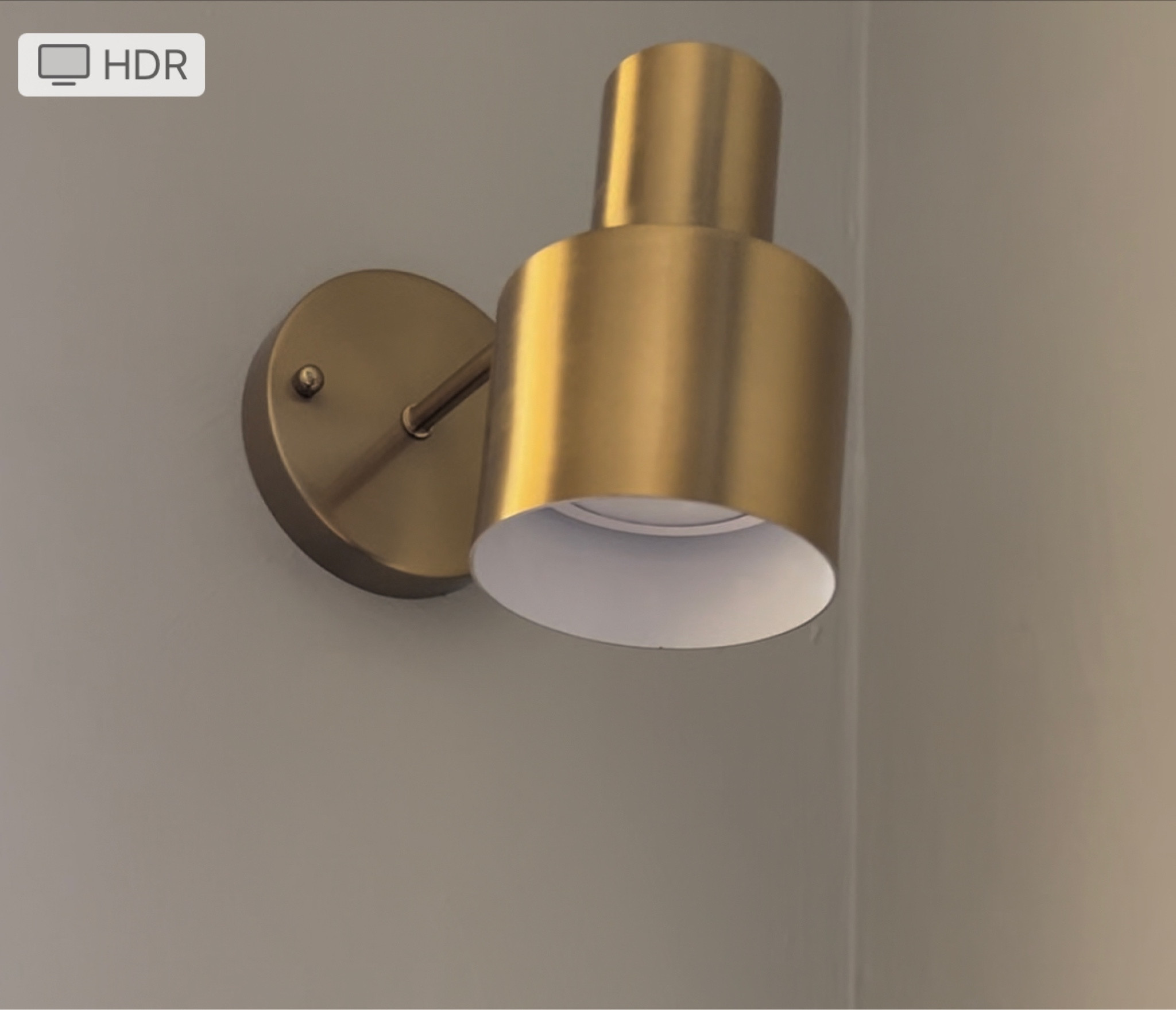 Mountable wall light. We did this without hooking up electricity. Screw in battery operated puck lights are linked.

#LTKhome