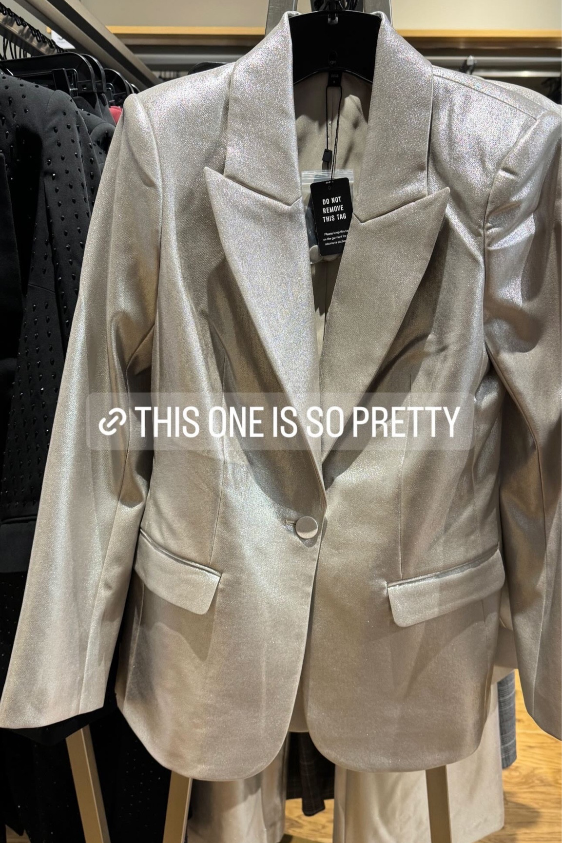 The sheen on this blazer is gorgeous!!! Would look so cute over a black dress or with jeans for a holiday party 
Christmas outfit 

#LTKHoliday #LTKfindsunder100 #LTKSeasonal