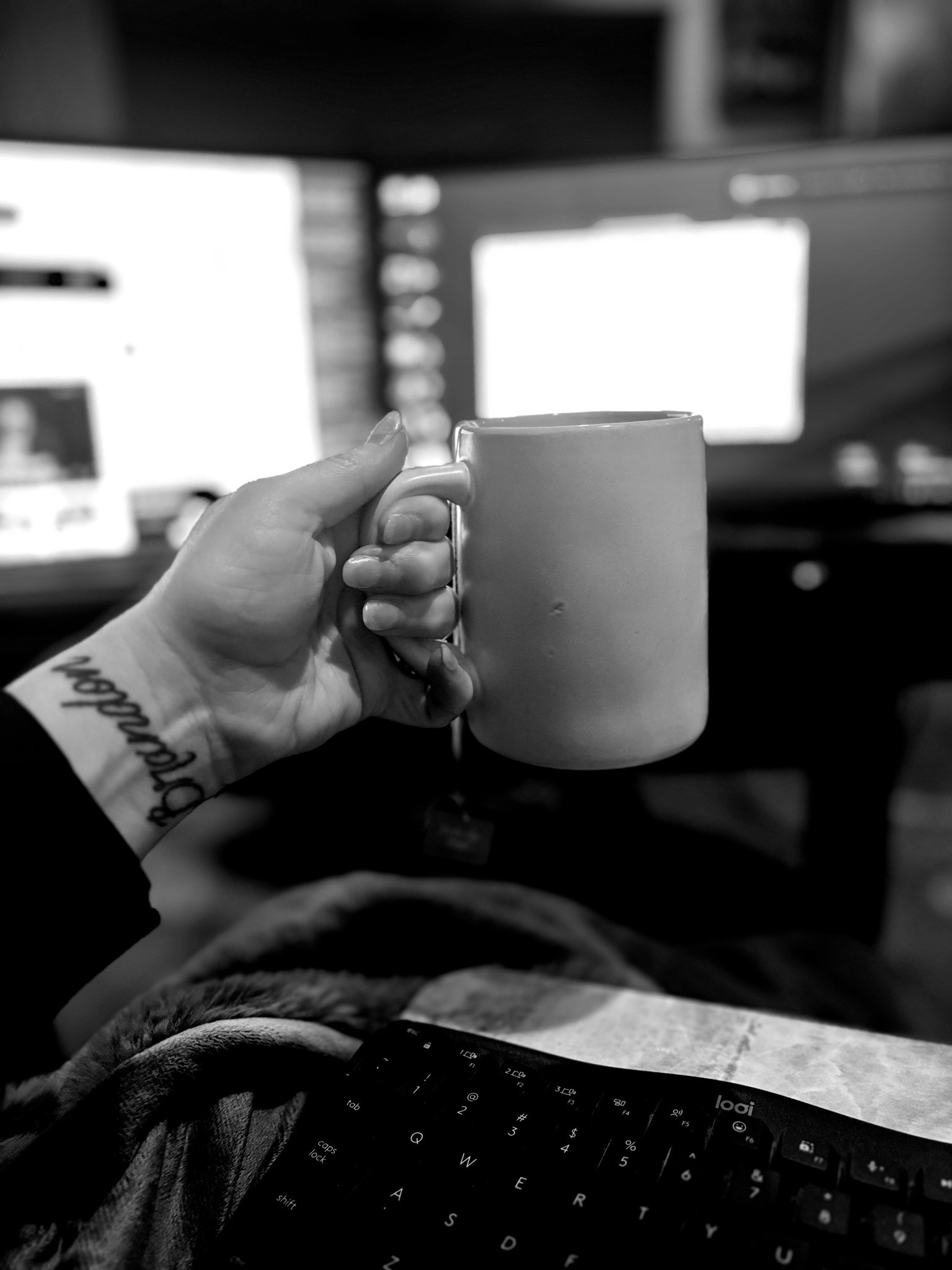 Good morning from my office to yours. ☀️👩🏼‍💻

First things first….Green tea + 3 Ballerina Tea (Amazon) + peppermint tea with lemon + honey because we are flushing out all the nonsense before this day even thinks about acting up.

Two screens.

Keyboard in my lap
Love & Hip Hop ATL playing in the background.

Working from home really means you’re answering emails while somebody on TV is arguing about a man named Mendeecees.

Balance.

Tell me you work from home without telling me you work from home….what’s playing in your background today? 👀☕️💻



#LTKmorningroutine #LTKdayinmylife