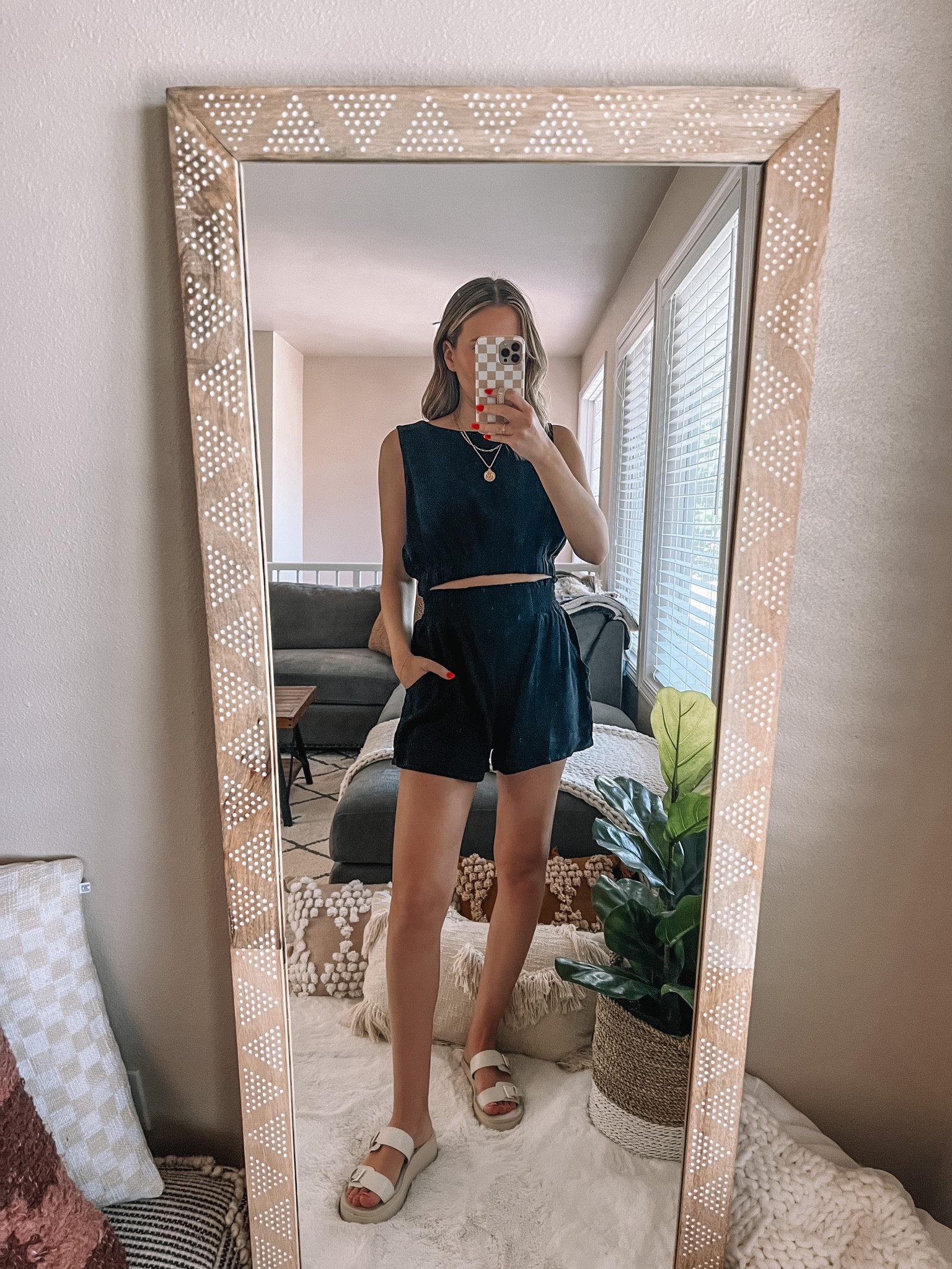 Amazon matching set✨ wearing a size small

Amazon fashion / matching set / linen set / tank shorts set / amazon finds / summer style 


#LTKstyletip #LTKunder50