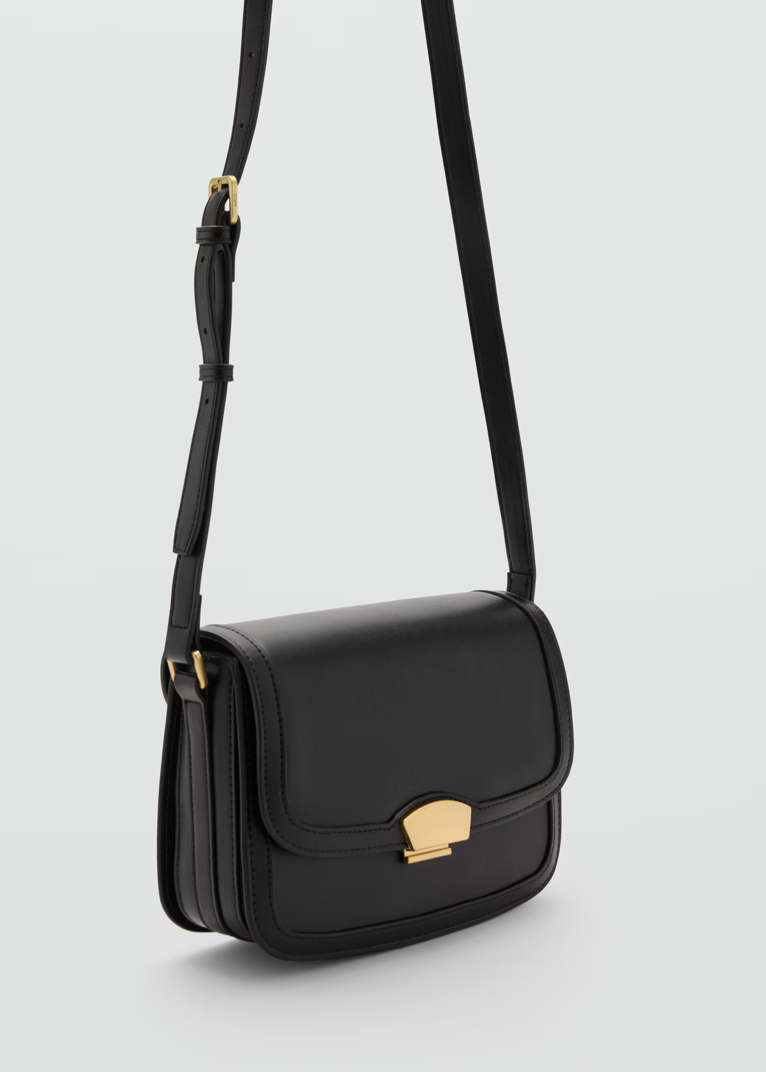 Crossbody bag with metal closure - Women | MANGO United Kingdom | MANGO (UK)
