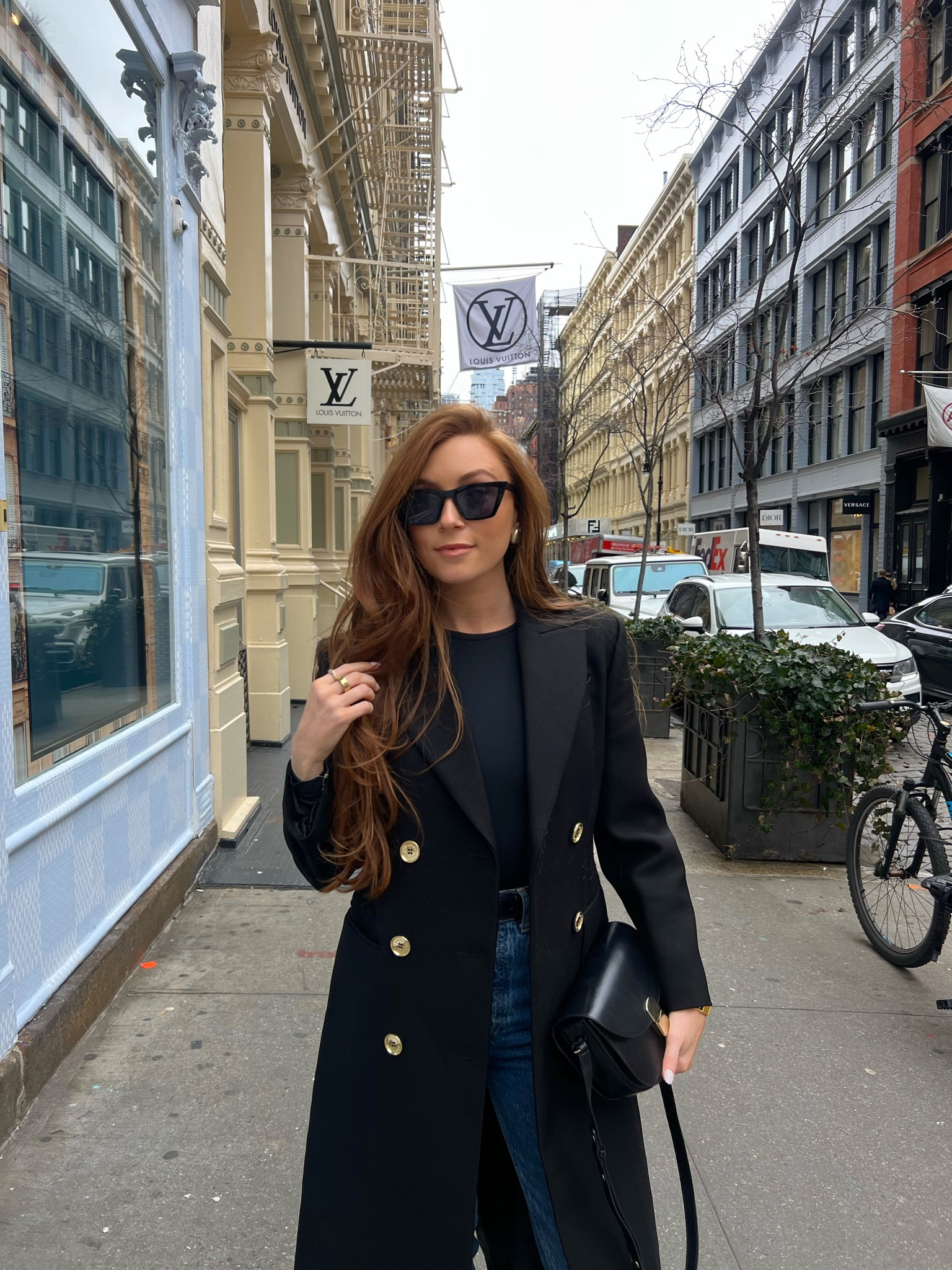 Black coat outfit in Soho New York 🖤 #streetstyle #springoutfit 

#LTKstyletip