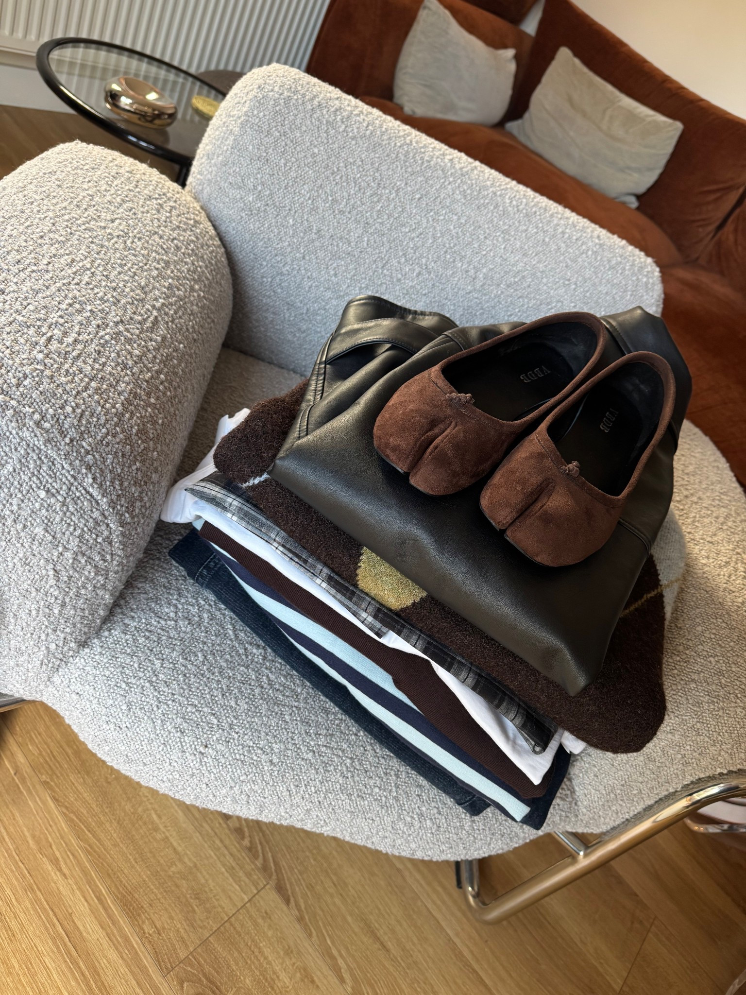 Packing for a 6 day mini break to stay with my friend. 
Here’s a look at whats made it into my suitcase including clothing, accessories, shoes, travel accessories and beauty essentials.

Autumn outfits barrel jeans espresso chocolate brown plus size curves tabi suede flats leather jacket burgundy argyle knit wear

#LTKplussize #LTKbeauty #LTKtravel