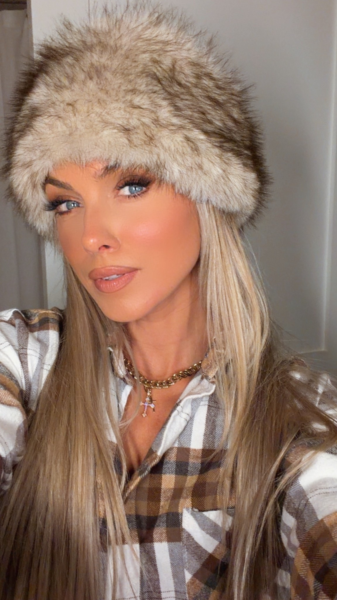 Fuzzy ear muff head band

#LTKHoliday #LTKSeasonal #LTKFindsUnder50