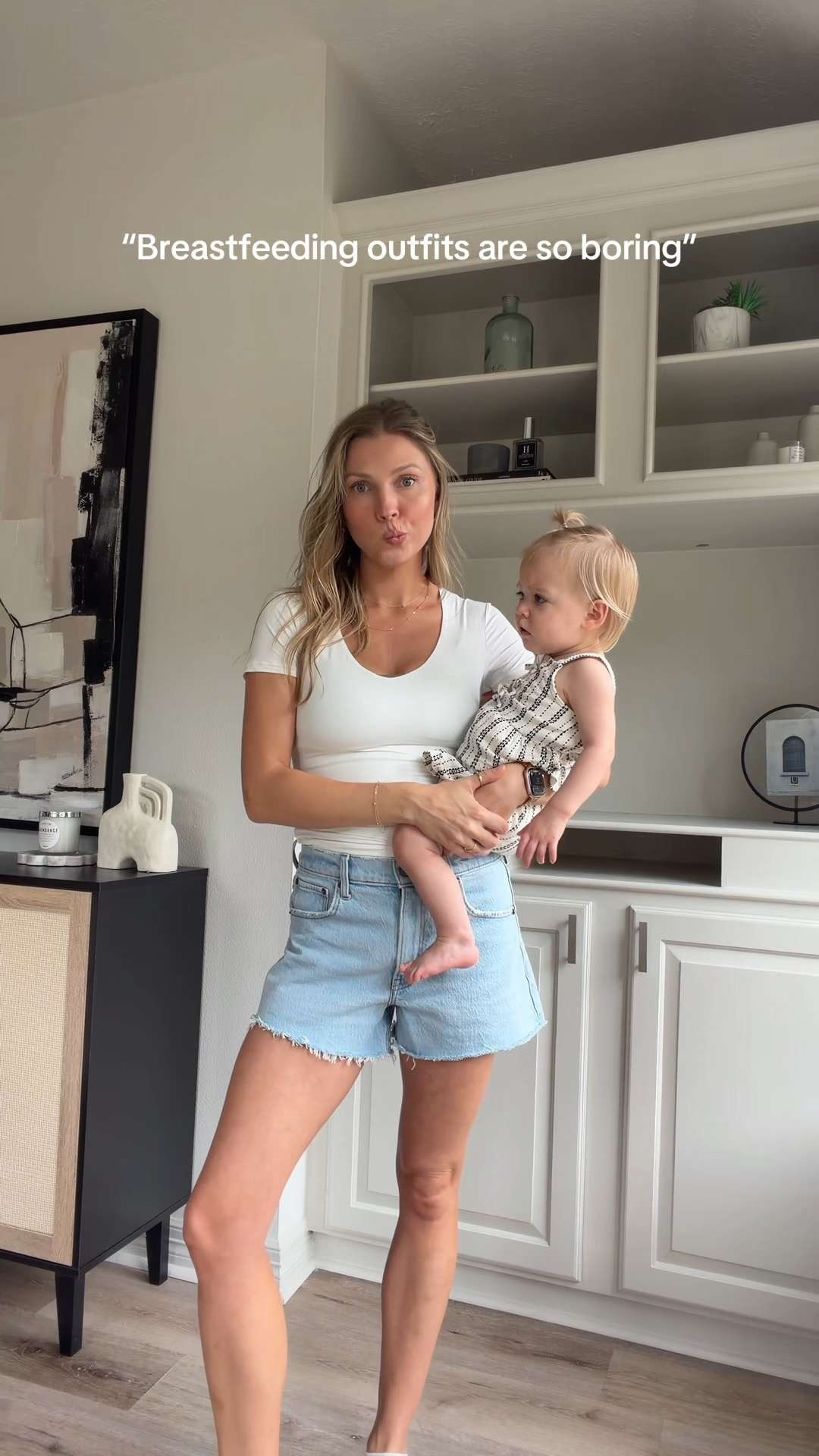 Breastfeeding friendly outfit inspo! 

 