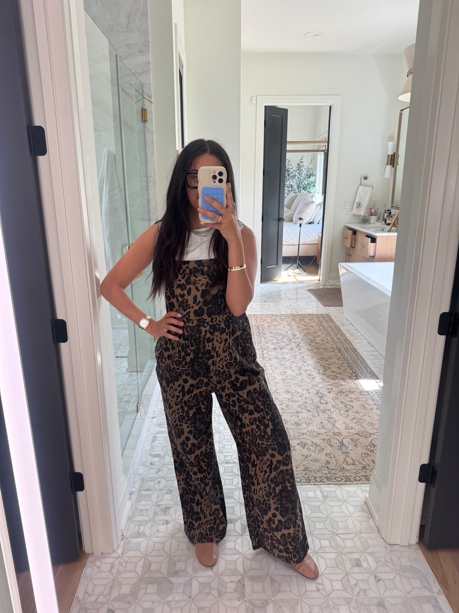 Overalls: medium

Brought out all of my overalls so I can wear with the bump. Saw the cutest pregnant mama wearing them the other day! 

Dressupbuttercup.com #dressupbuttercup #dederaad 

#LTKStyleTip #LTKFindsUnder100 #LTKSeasonal