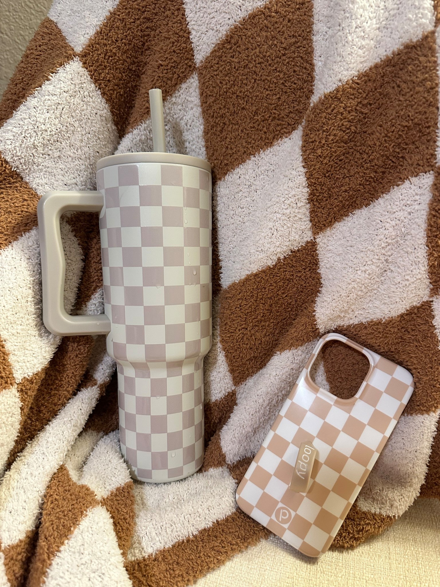 No such thing as too many checkers 🤩🍂

#LTKSeasonal #LTKHome
