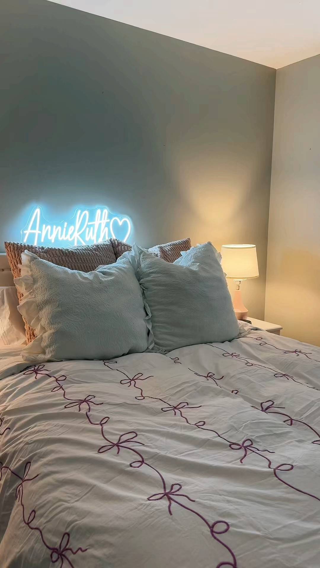 The most precious & girliest comforter ever 😍🥹🥹💝🎀

#LTKGiftGuide #LTKHome