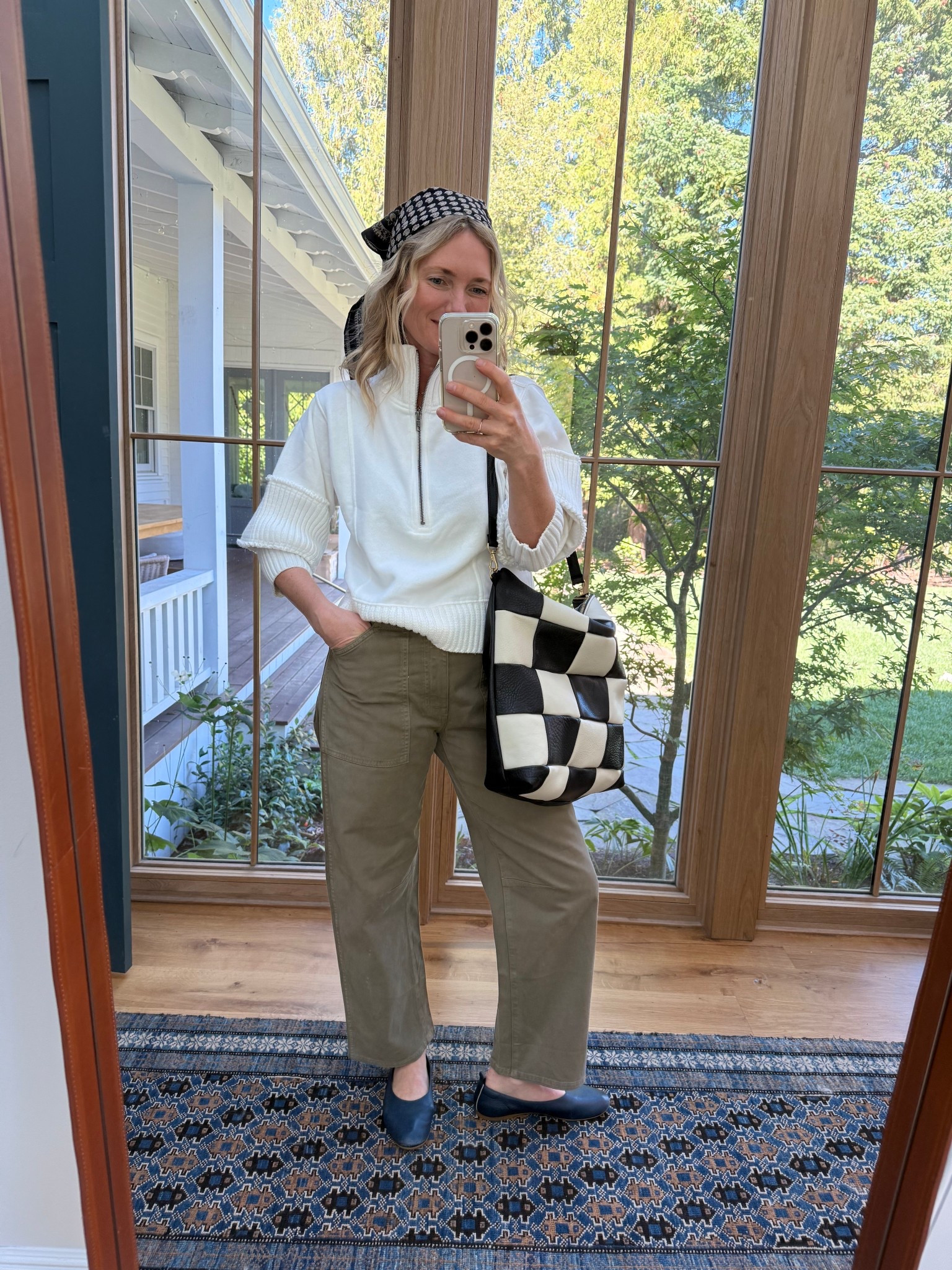 My fave barrel jeans ever are available in a new wash and I love it. So fall! 