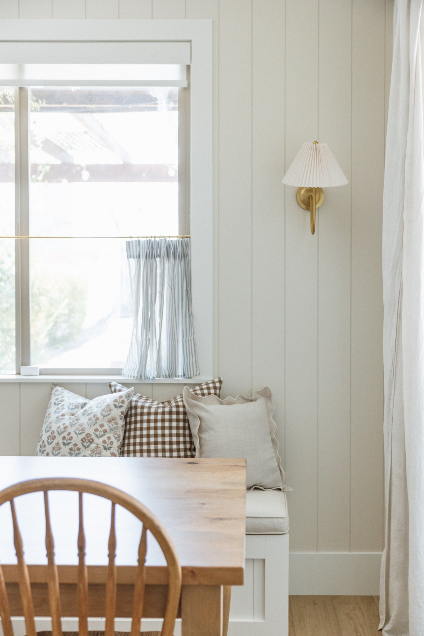 Cafe curtains 👌🏽 this was the only rod I could find long enough to fit my window! A little pricey but it’s gorgeous and worth it!

#LTKHome