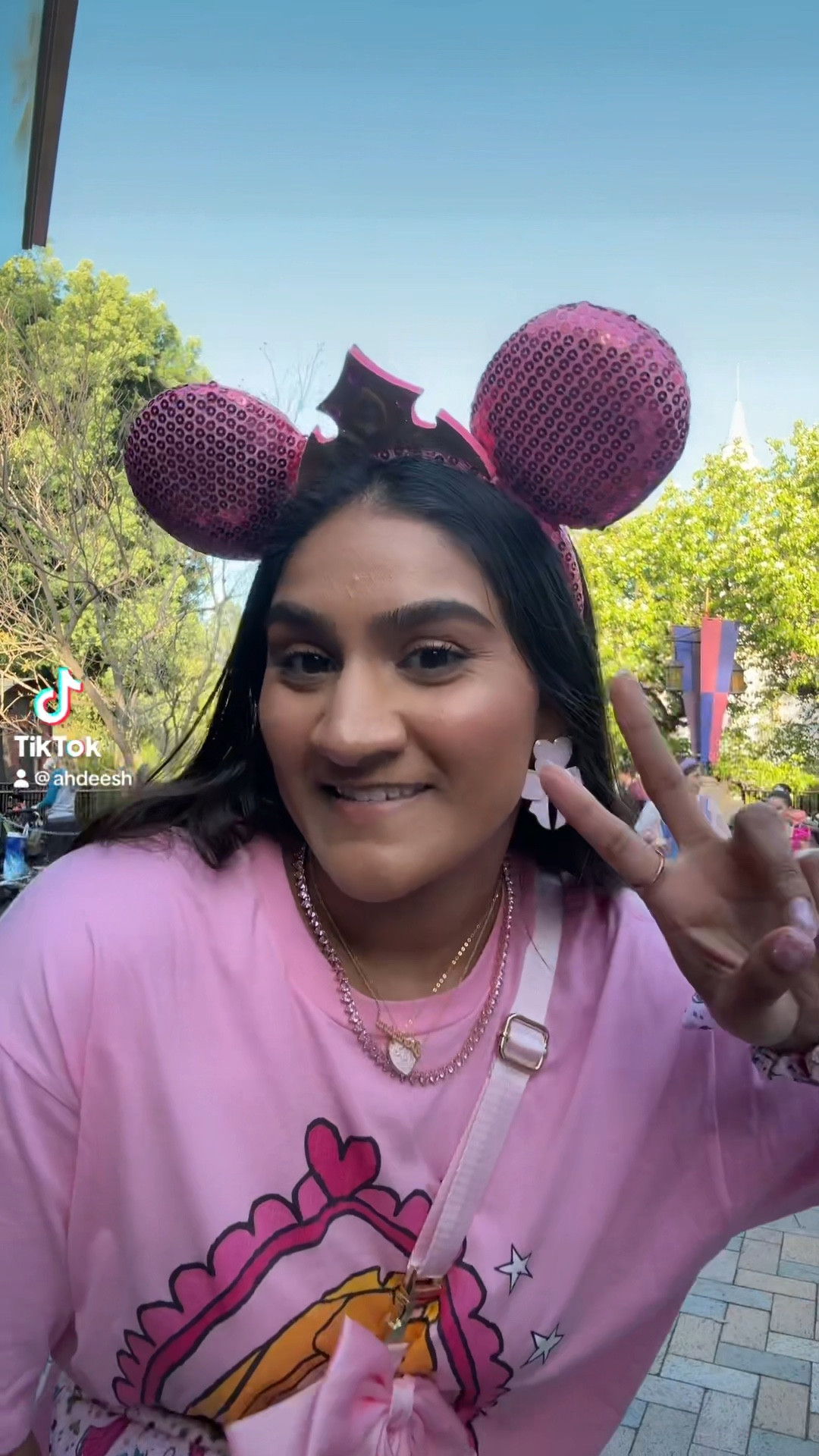 ears- disneyland
castle necklace- next stop main street
fanny pack & scrunchie- stoney clover