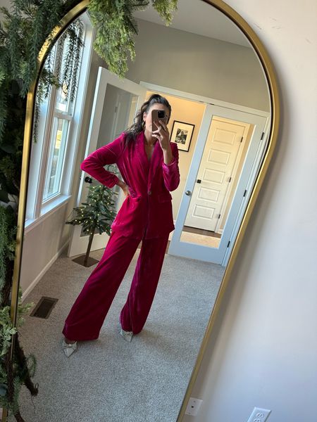Code THANKNICOLE for 25% off velvet blazer and pants 
Size small in both 
Blazer runs big 
Power suit 
Holiday outfit 
Velvet blazer 
Velvet pants 


#LTKSeasonal #LTKstyletip #LTKHoliday
