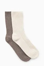 COFFRET CADEAU 2 PAIRES CHAUSSETTES CACHEMIRE - CRÈME / BRUN - Accessories - COS | COS (EU)