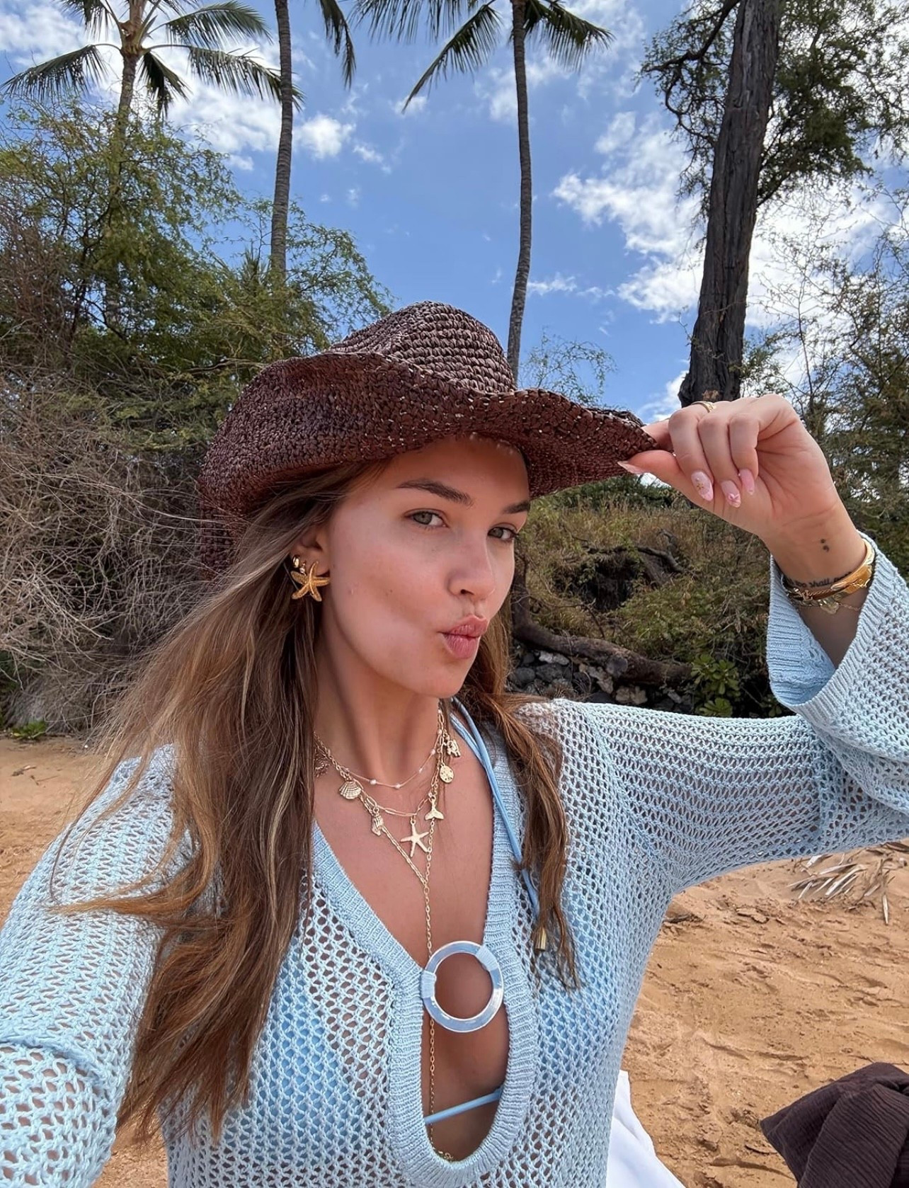 my fav beach cover up 💙

#LTKTravel #LTKSwim #LTKBeauty