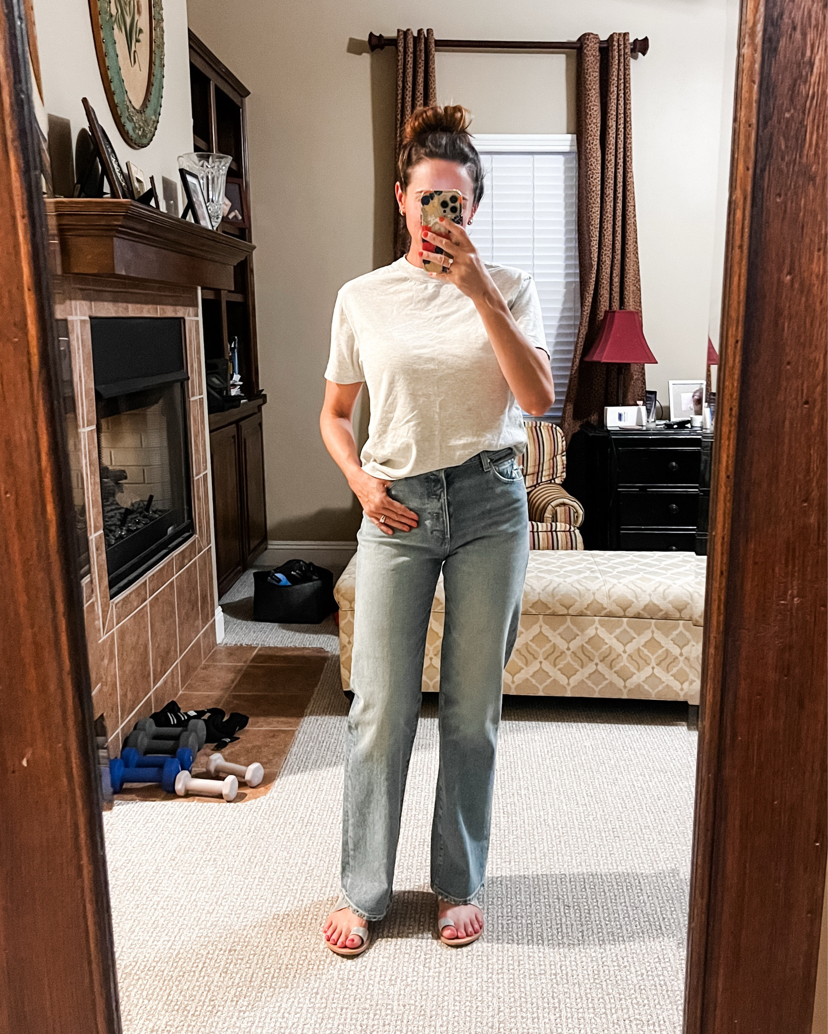 5’9” • Size small • Size 27 

These Paige jeans are on sale, with an additional 30% off this weekend.  I sized down in the jeans to a 26.