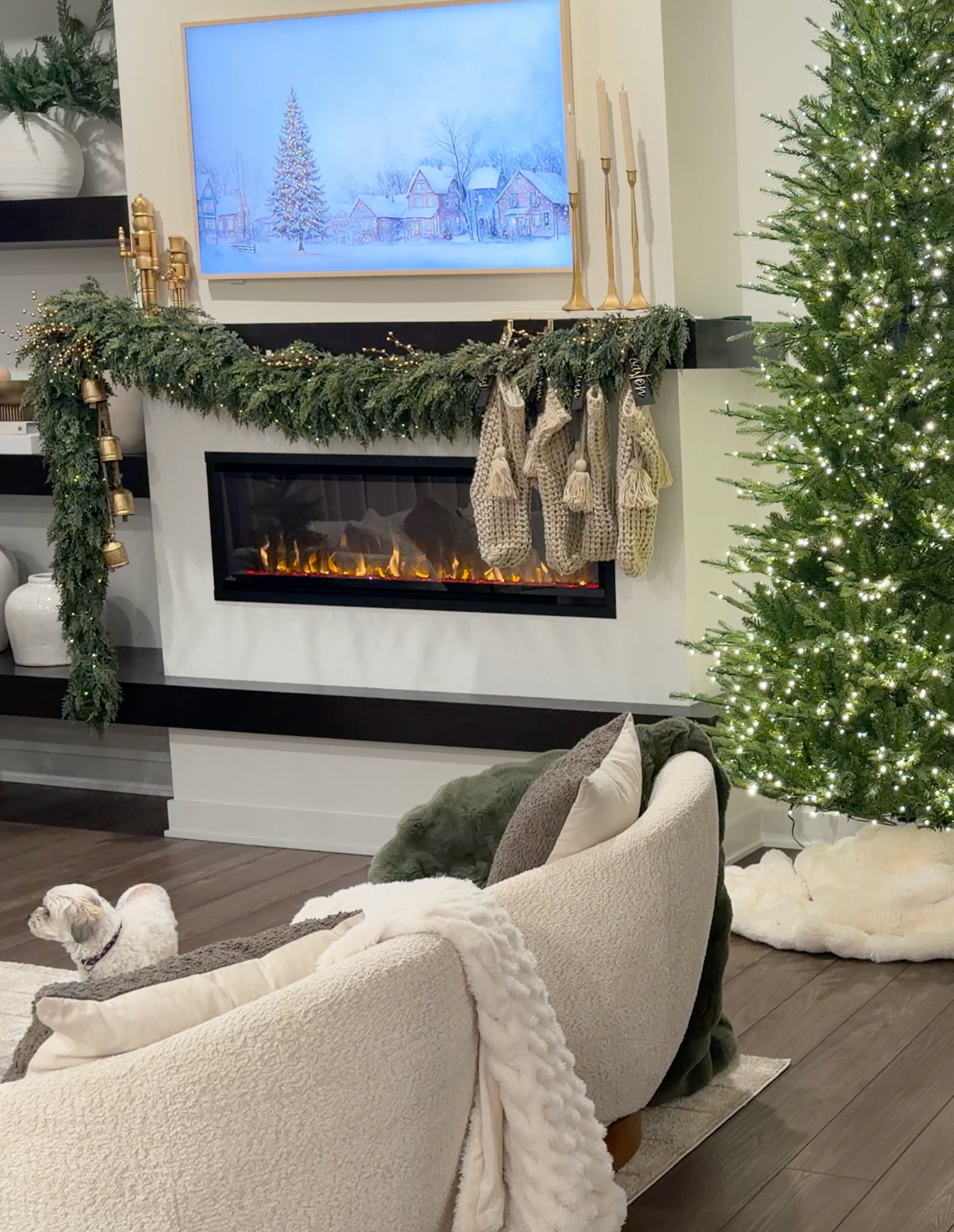  My living room all cozy for Christmas—soft layers, warm lights, and all the festive feels 🎄✨  

 

#LTKHoliday #LTKHome