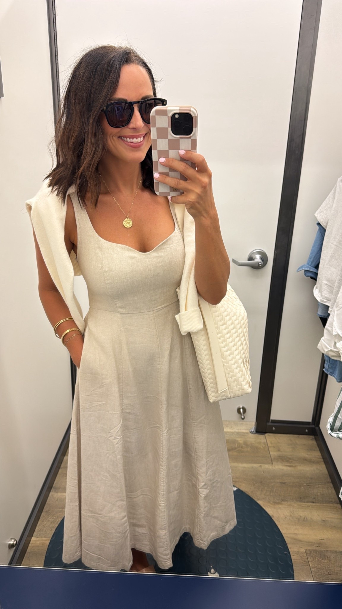 Gorgeous and chic linen blend midi dress from Old Navy!
So classy and chic, and you’ll love the price tag.
Available in different colors, they’re all beautiful!



Summer dress  midi dress  Old Navy




#LTKPetite #LTKFindsUnder50 #LTKStyleTip