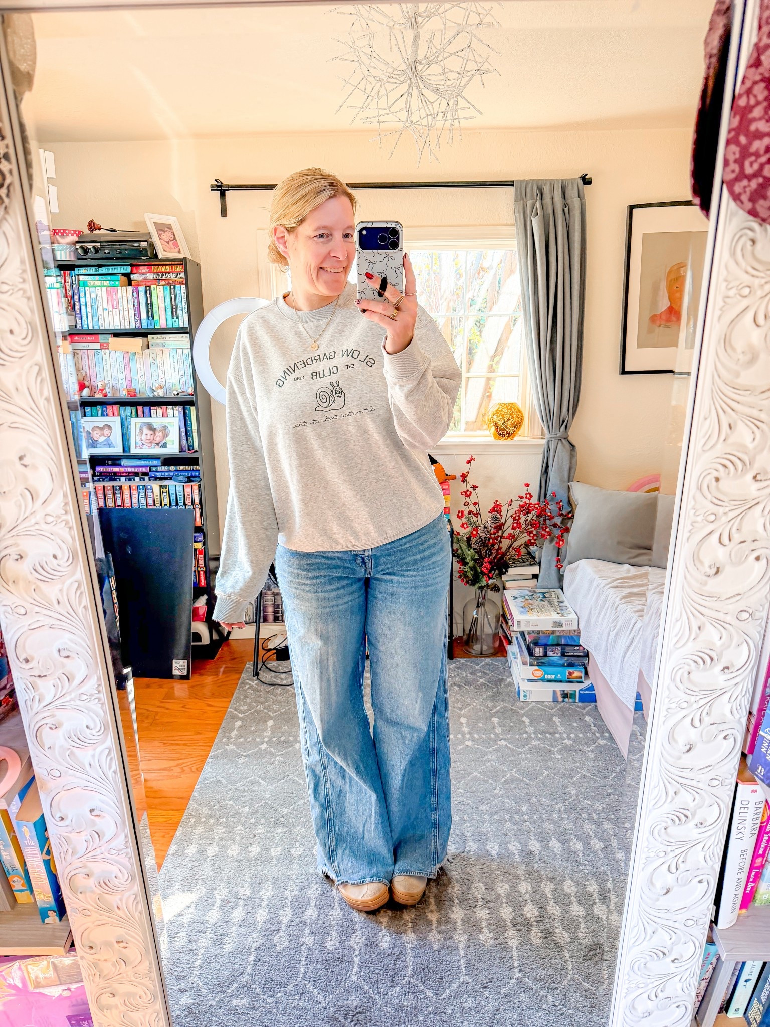 Casual and comfy look!! 

sweatshirt large 
jeans 10
shoes 7.5



#LTKOver40 #LTKootd #LTKMidsize