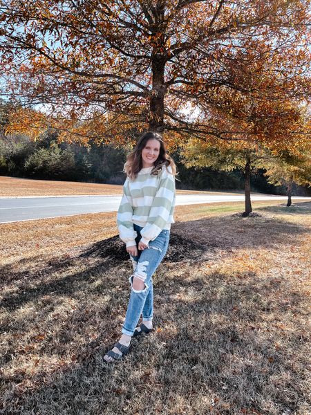 Fall fit! This sweater is sooo cozy! I got it from forever 21 but couldn’t link it so I linked a couple similar ones!!

#LTKstyletip #LTKworkwear #LTKSeasonal