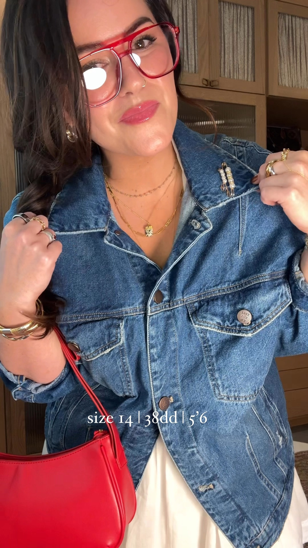 Midsize fall outfit idea 
The perfect darker denim boyfriend style jacket for fall runs oversized (sized down to a large ) 
Red bow bag 
Leopard sneakers 
Red frame aviator blue light glasses 


#LTKVideo #LTKShoeCrush #LTKMidsize