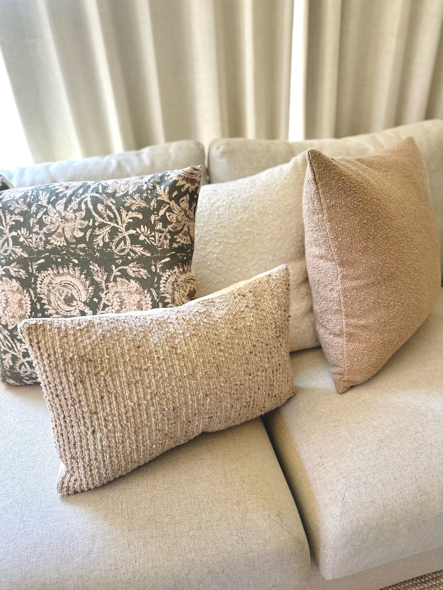Pottery Barn style on an Amazon budget! Mix and match pillow covers! Textured and floral. Neutrals with green.

Sofas, pillows, home decor, home design, home ideas, interior design, throw pillows, Amazon decor

#LTKHome