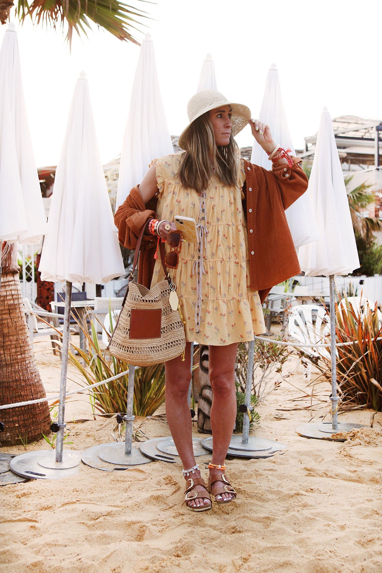 robe : M
surchemise : M


#LTKspring #LTKeurope #LTKfrance