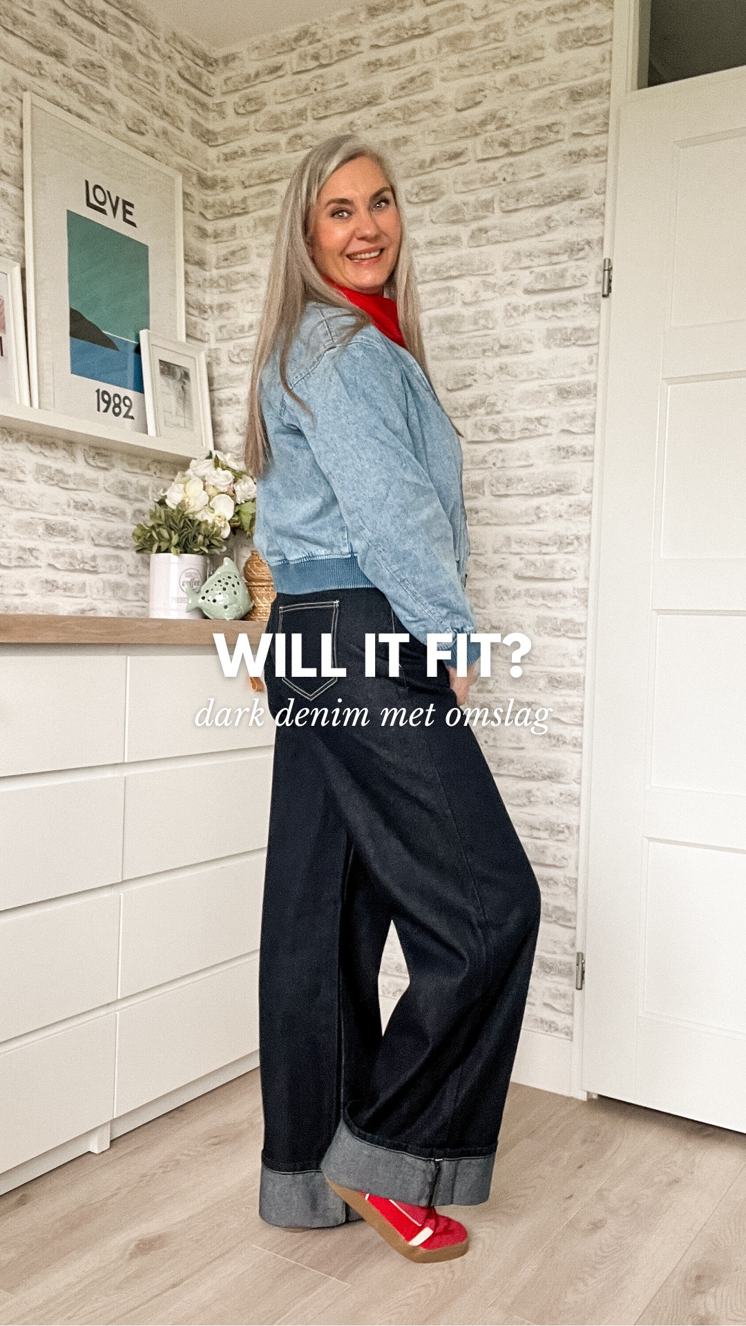 De perfecte donkere denim met brede omslag voor langere meiden/vrouwen. Valt goed op maat maar heeft geen stretch. Ik draag maat 42. Hij loopt wat uit. 



#LTKspringtrends #LTKTall #LTKMidsize