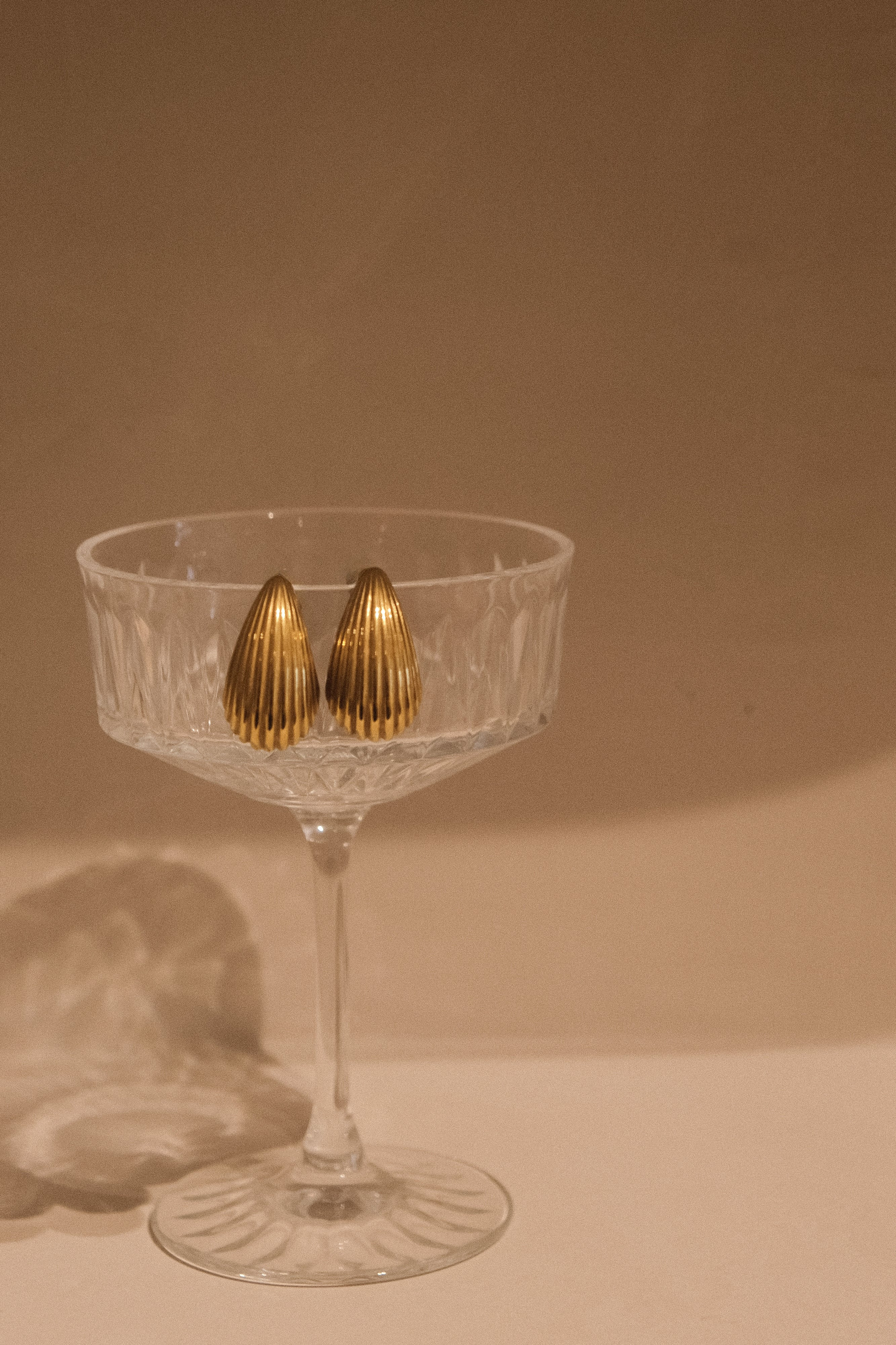 Sloane C Shape Hoop Earrings - Gold | MESHKI US