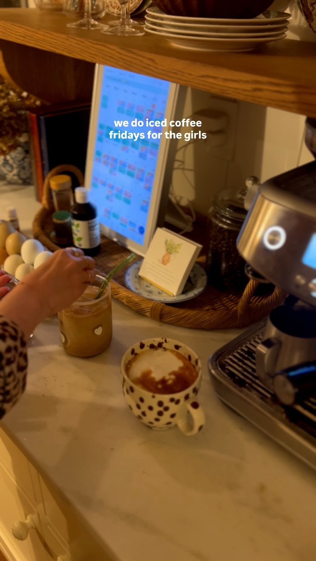 friday morning vlog

#LTKOver40 #LTKHome #LTKFindsUnder100