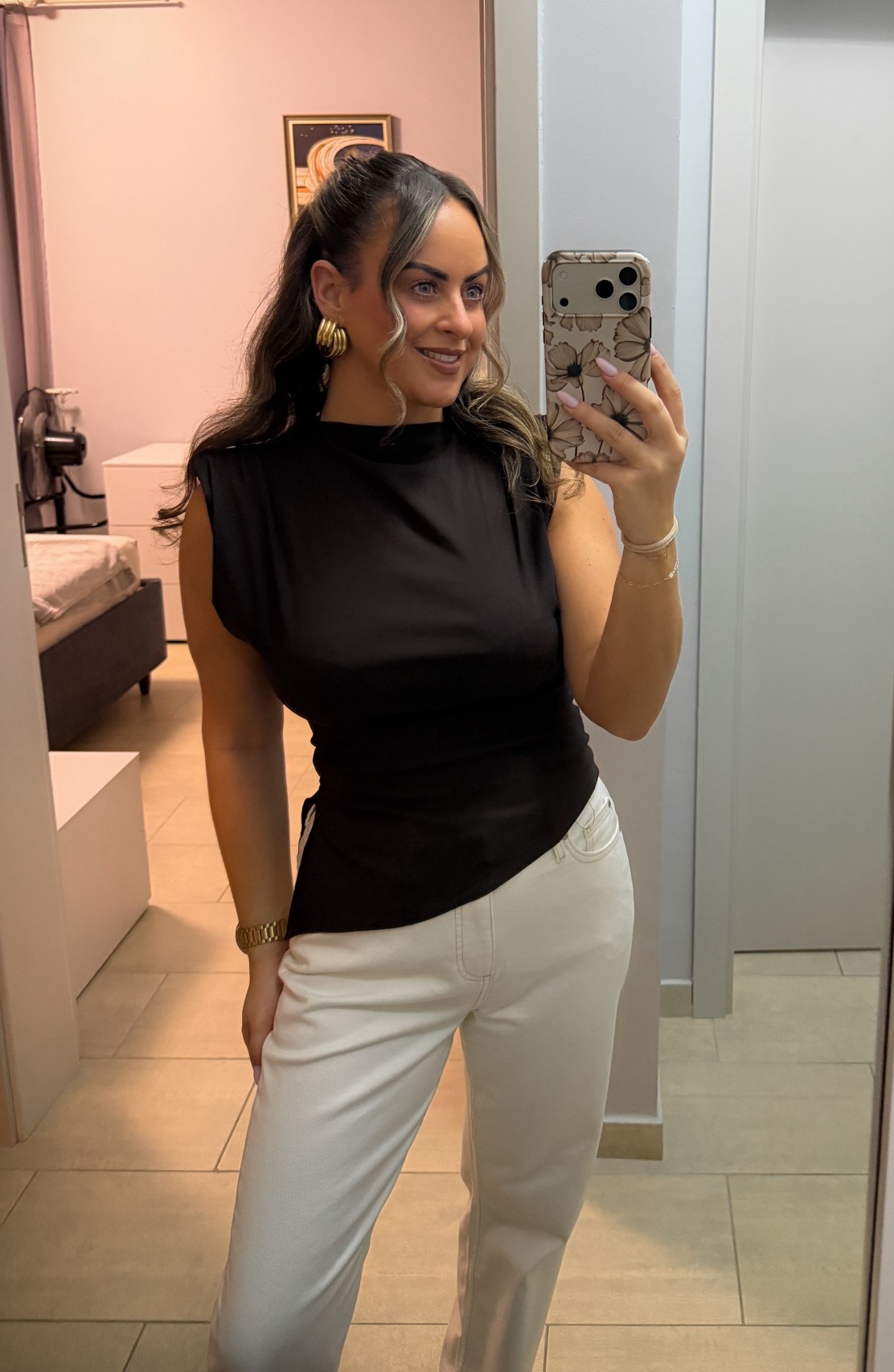 Jeans and a nice top 🤎

Top is a size medium
Jeans size 10 regular 

#LTKjeans #LTKdatenight #LTKspring