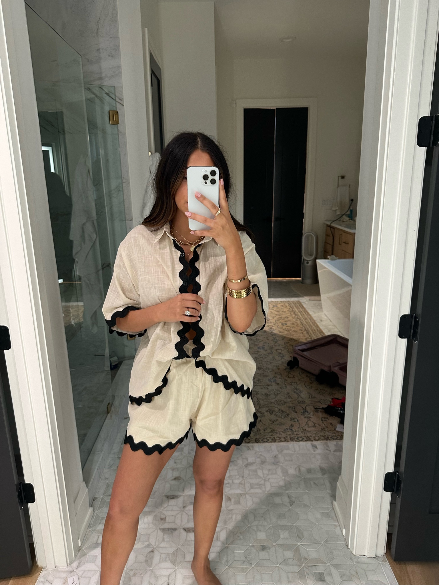 Set: medium 

Linen shorts set from Petal and Pup! You can use code BLAMEITONDEDE for 20% off

#LTKstyletip #LTKtravel #LTKsalealert