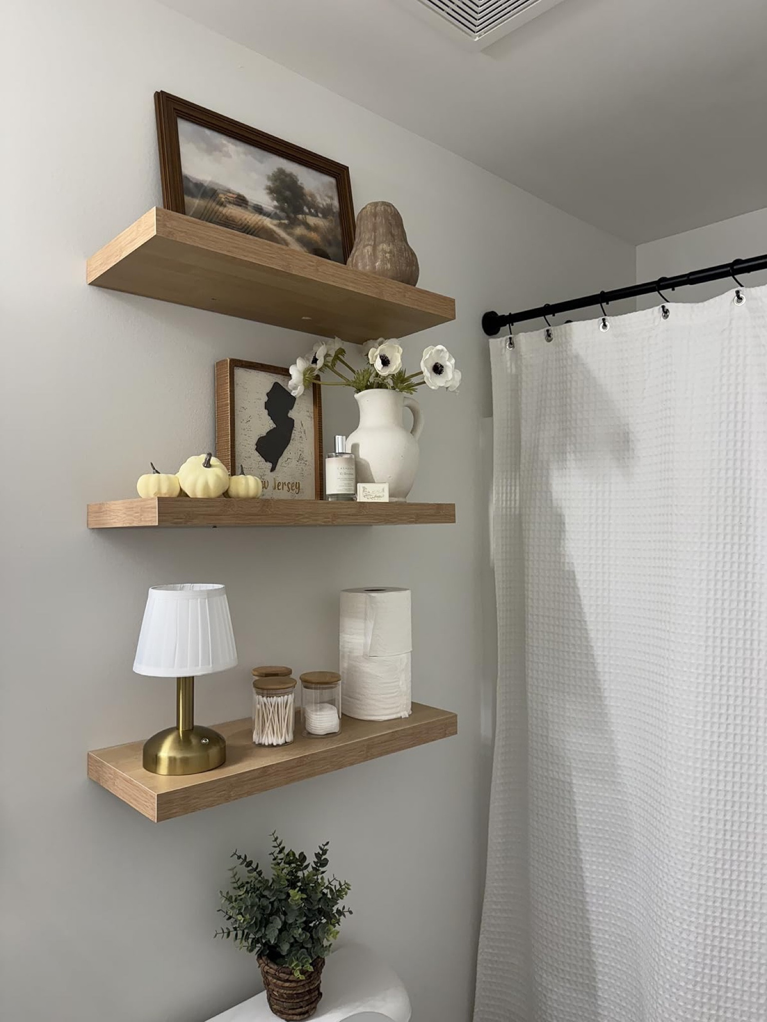 Obsessed with these floating shelves! #amazon home finds, home decor.