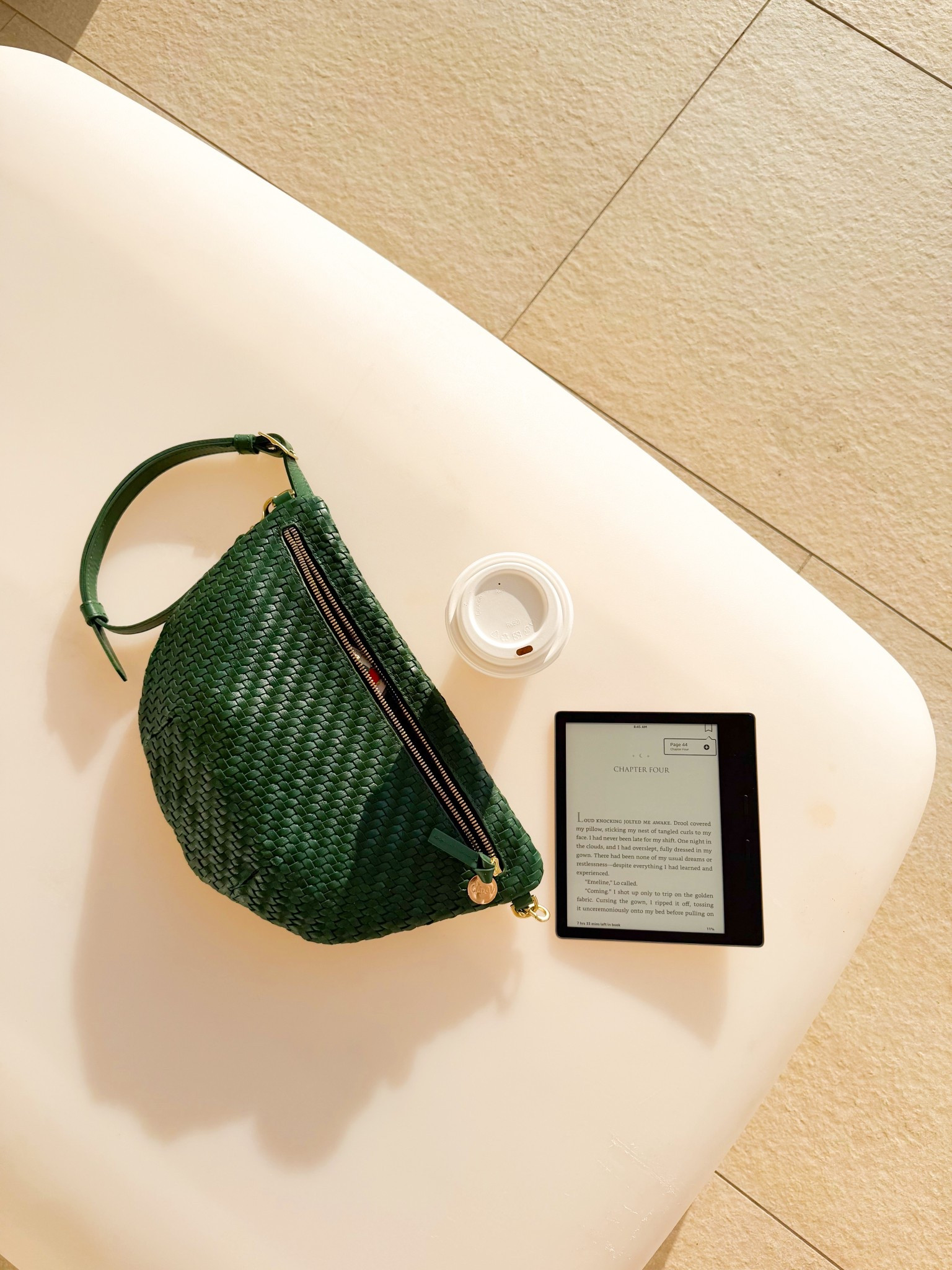 Coffee + a good book 🙌🏻