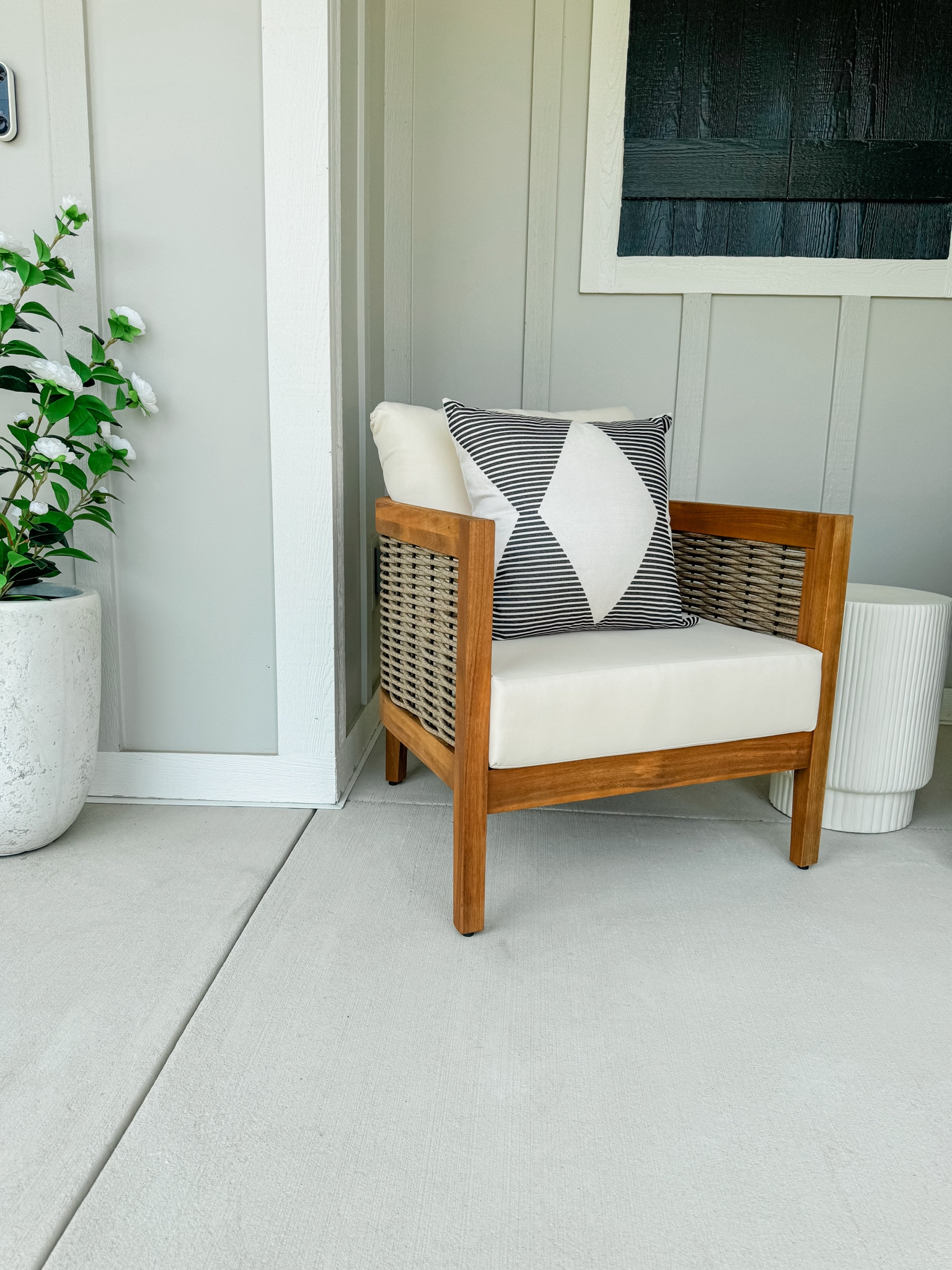 Front Porch Refresh 

Outdoor chairs, front porch decor, outdoor decor, outdoor furniture, outdoor pillows, front porch wreath, porch mat, planters, faux tree, outdoor faux plants, conversation set, target chairs, outdoor porch decor

#LTKHome #LTKStyleTip #LTKFamily