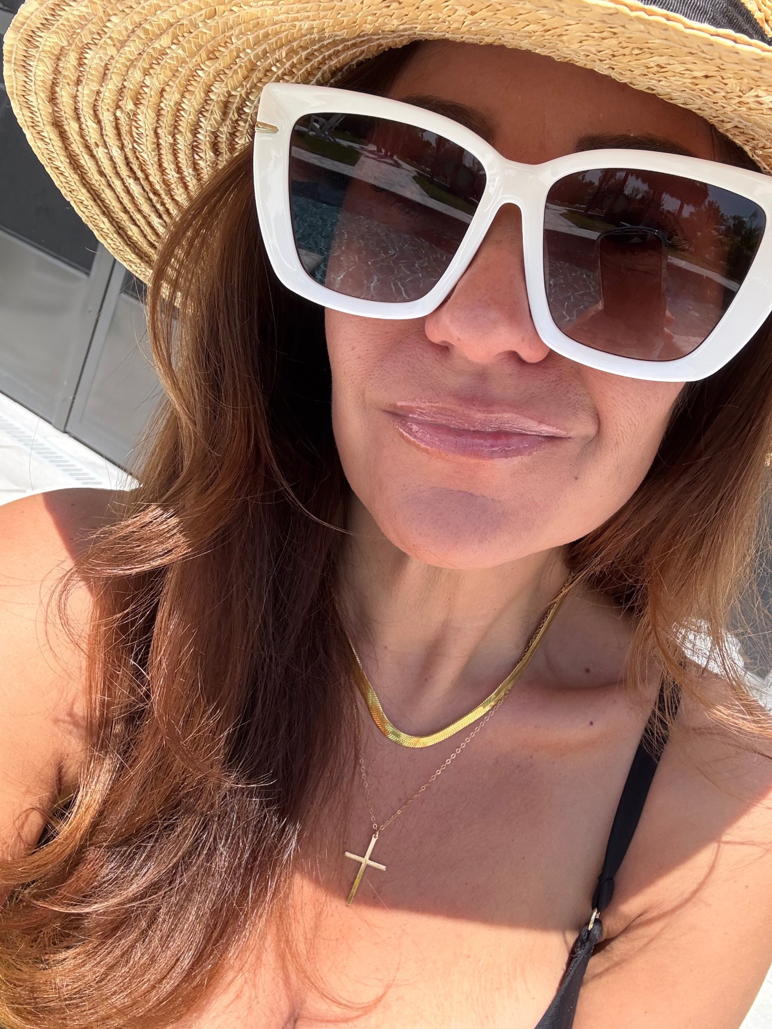 Dave Amazon white sunglasses 


#LTKFindsUnder50 #LTKSeasonal #LTKOver40