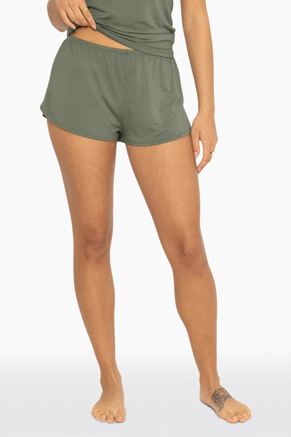 SLEEP JERSEY RELAXED SLEEP SHORTS - BASIL | SET Active