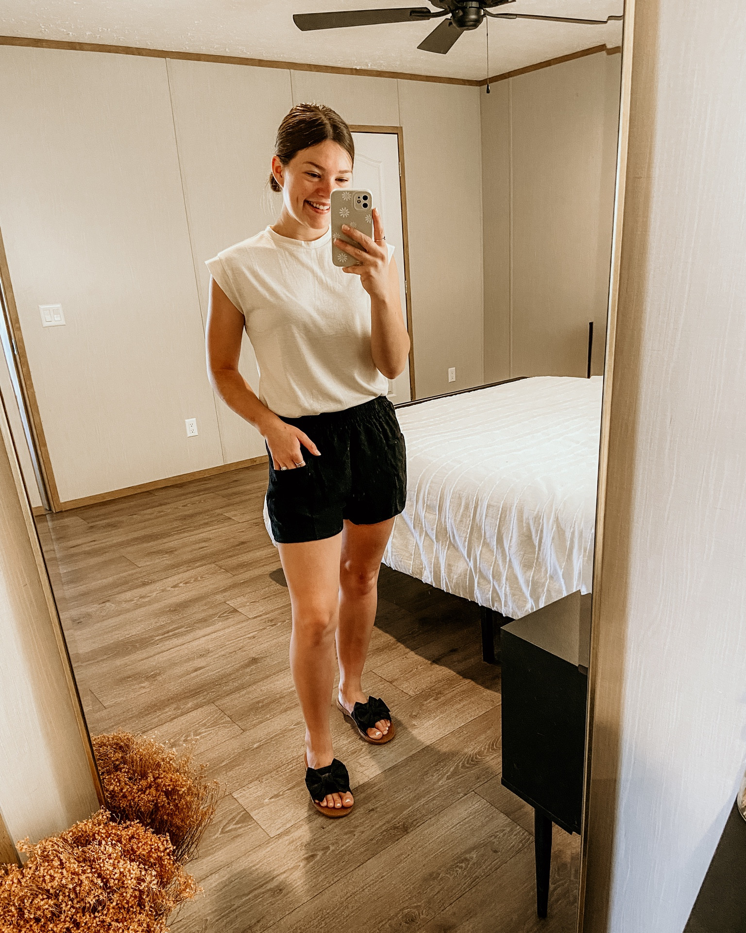 Cutest summer outfit🖤🖤

#LTKSeasonal #LTKfindsunder50 #LTKshoecrush