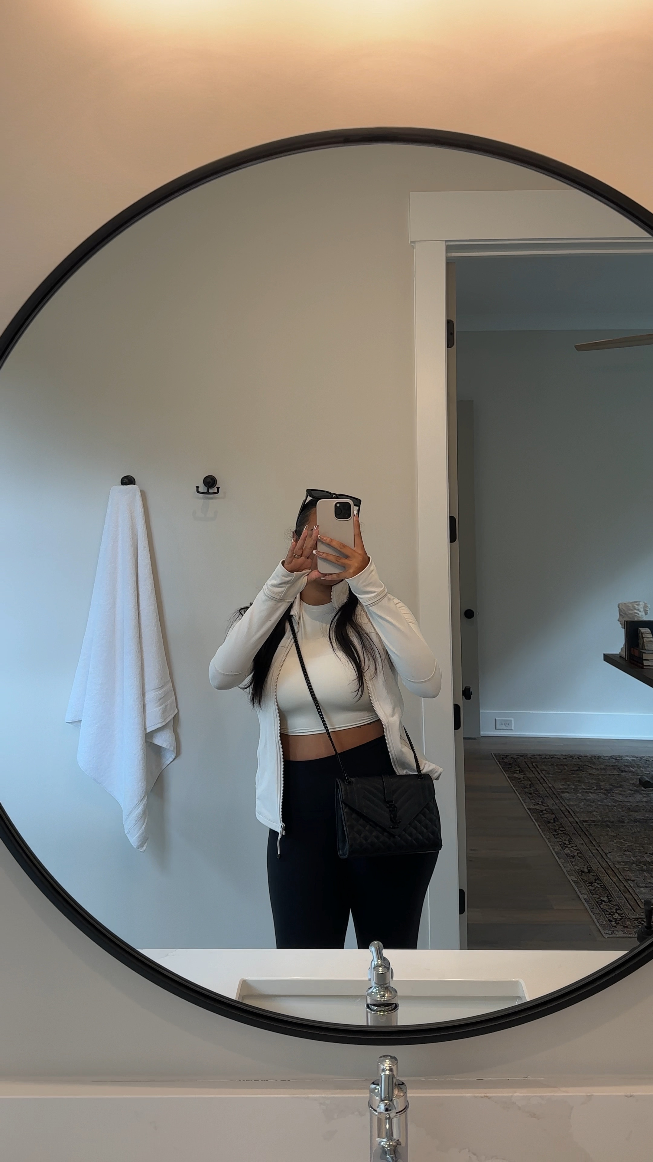 House hunting outfit. Lulu lemon is on of my go to staple brands that just fits like no other 

#LTKVideo #LTKstyletip