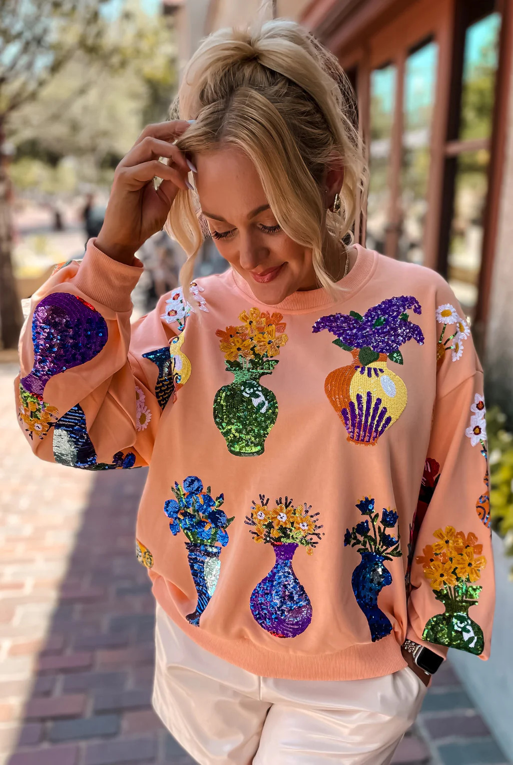 Queen Of Sparkles - Scattered Flower Vase Sweatshirt Large | Tucker Brown