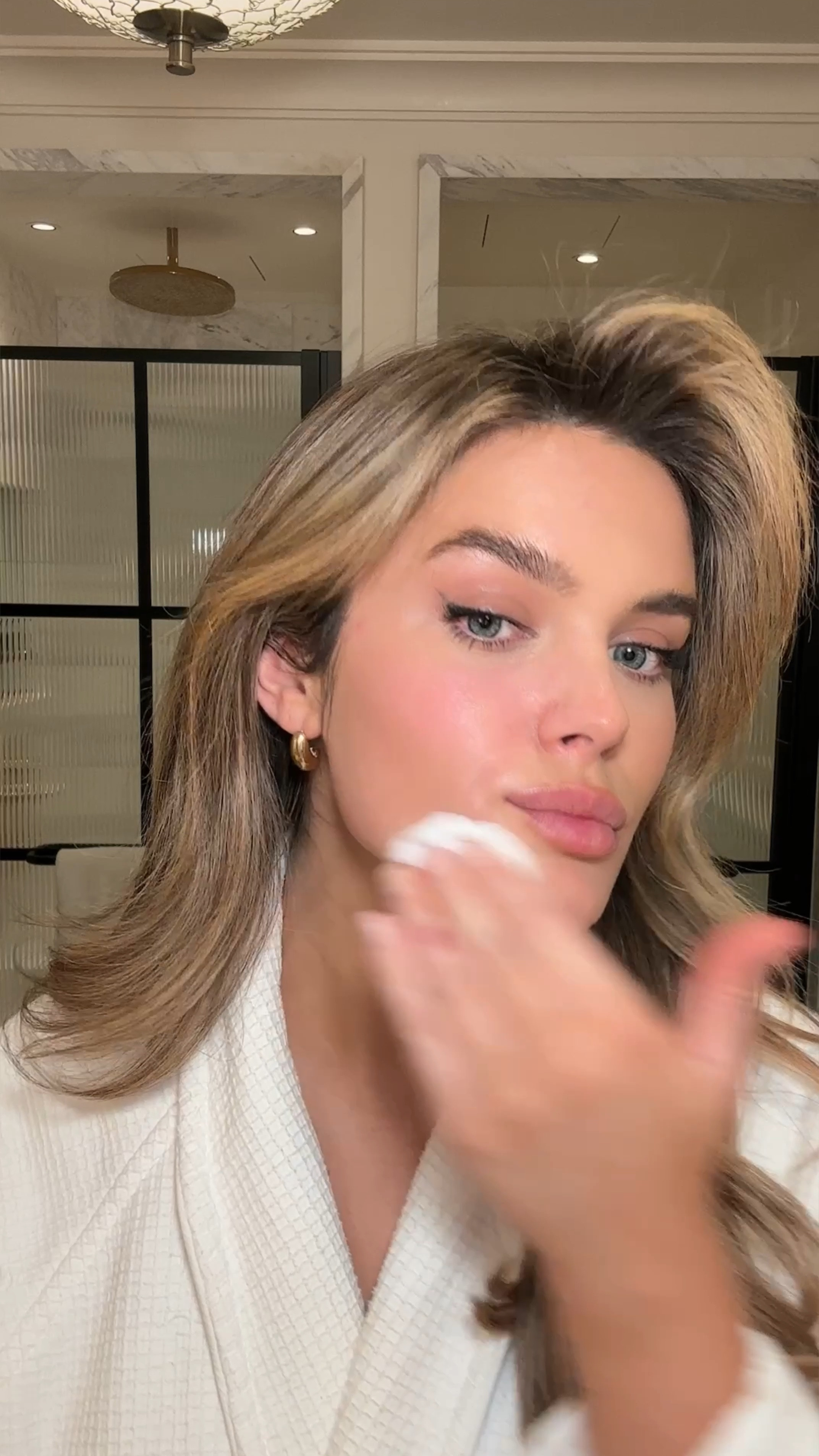 Let’s get ready for bed! Products linked:

#LTKbeauty #LTKSeasonal #LTKfindsunder100